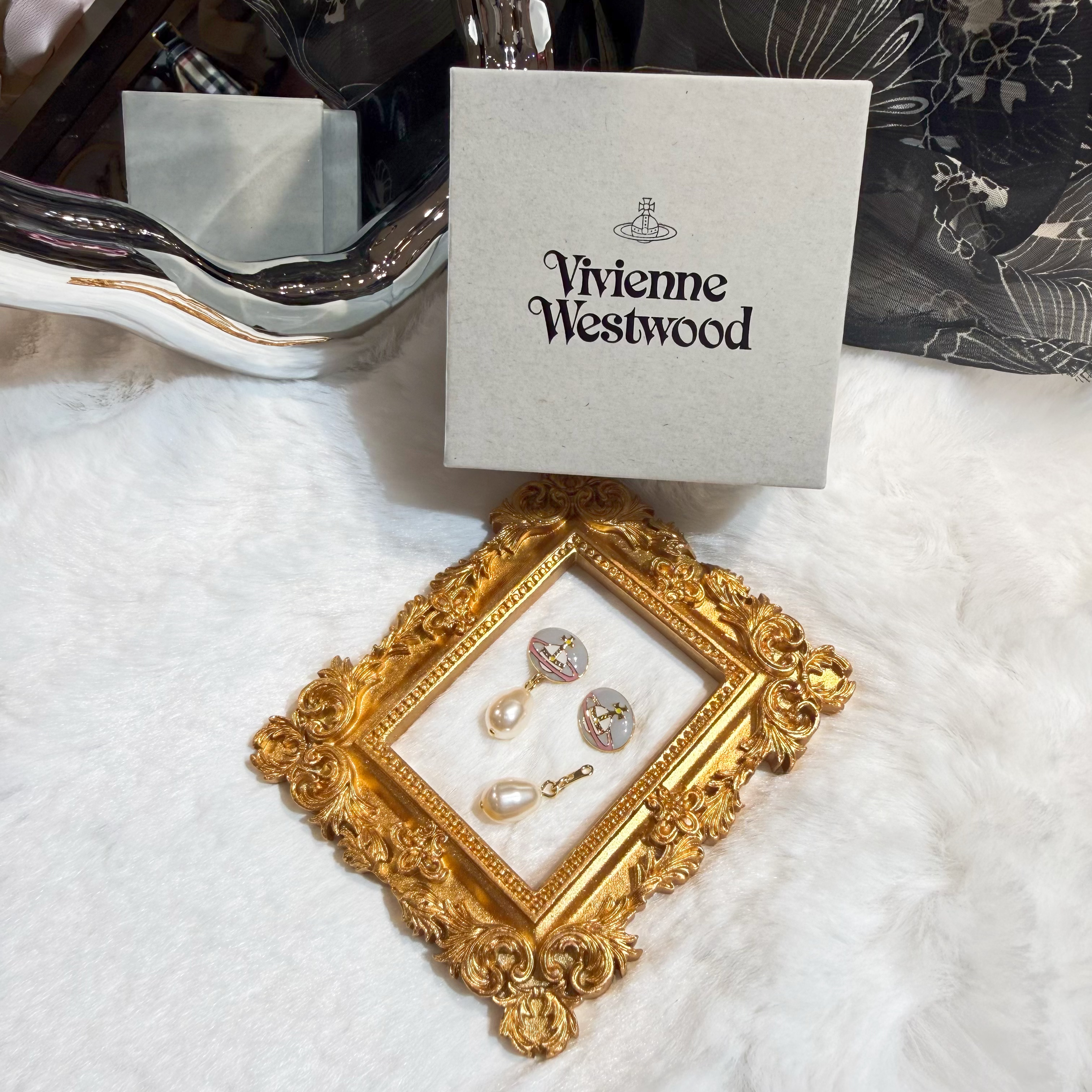 VW Loelia earrings grey