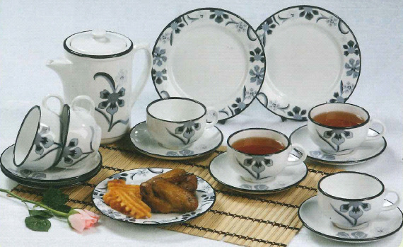 Festive Floral Black - Beverage Set