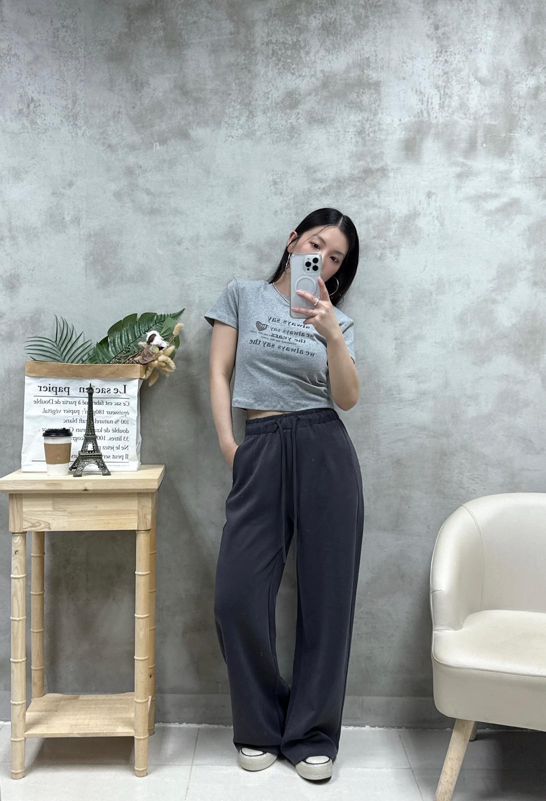 D13 細英文字短Tee