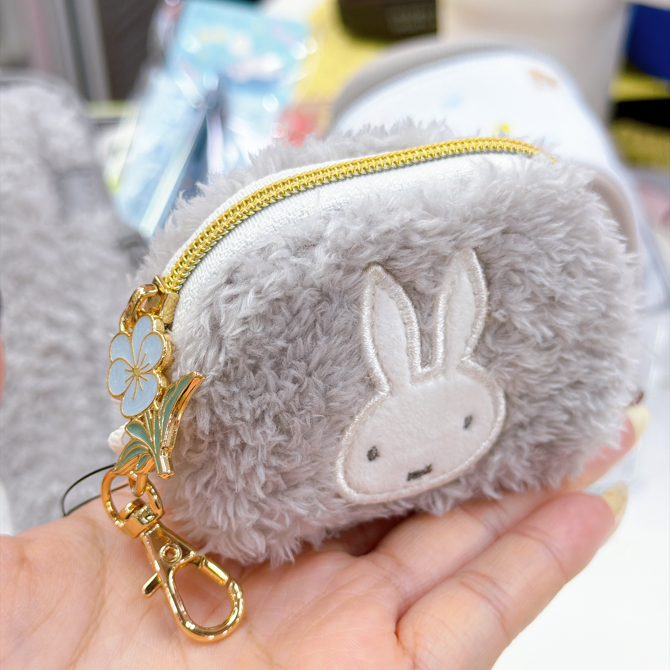 日本直送Miffy新款毛毛迷你散子包耳機包
