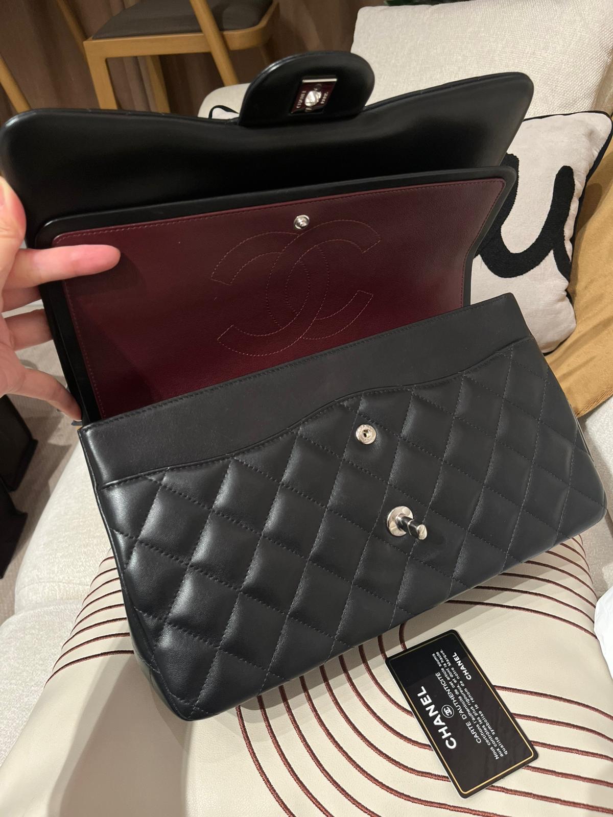 Chanel classic flap 30cm,jumbo A58600 黑色羊皮銀扣100%Authentic ,98%new ✅20card ✅塵袋✅box 