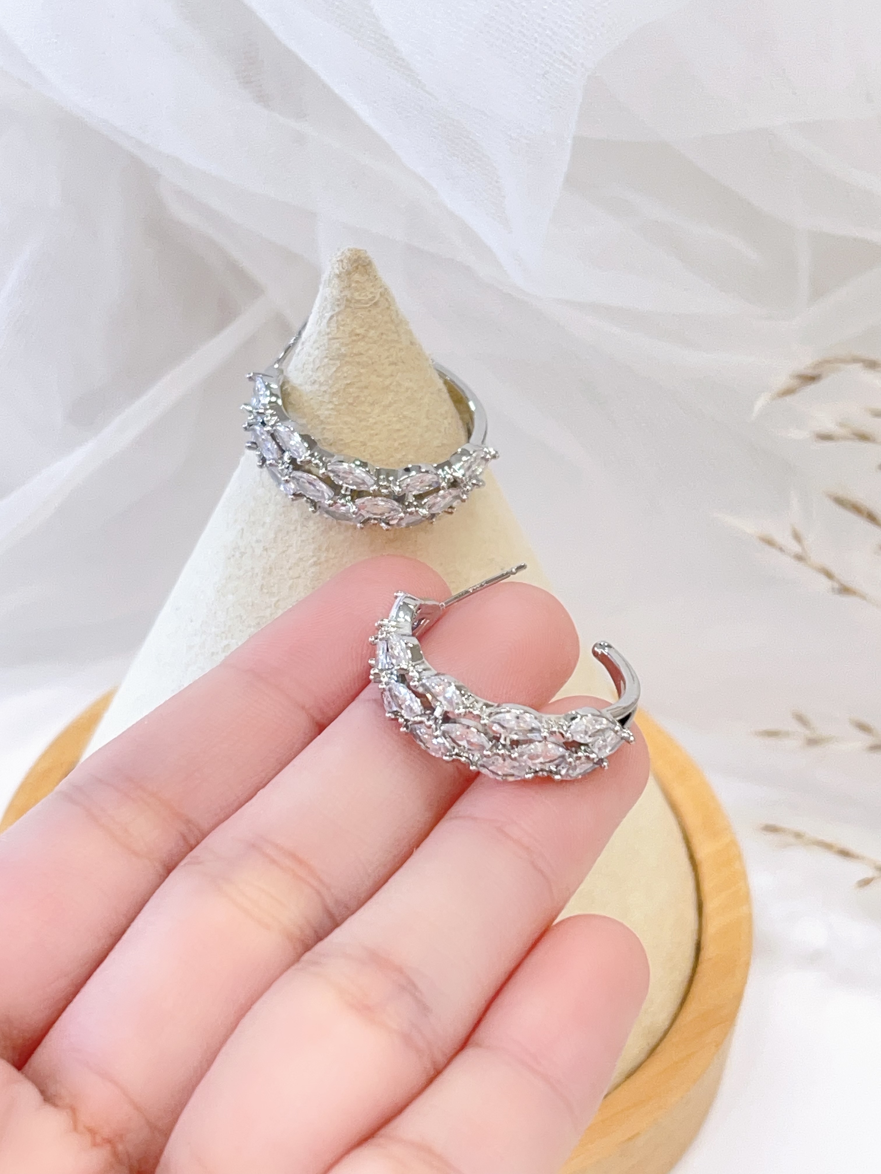 钻石麦穗圆形百搭耳环