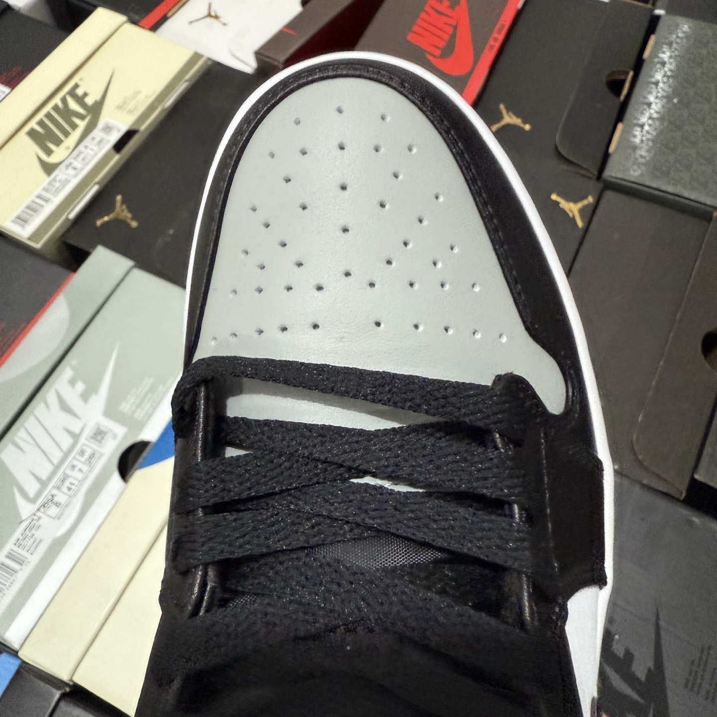 Nike Air Jordan 1 Low "Shadow Toe" 553558-052