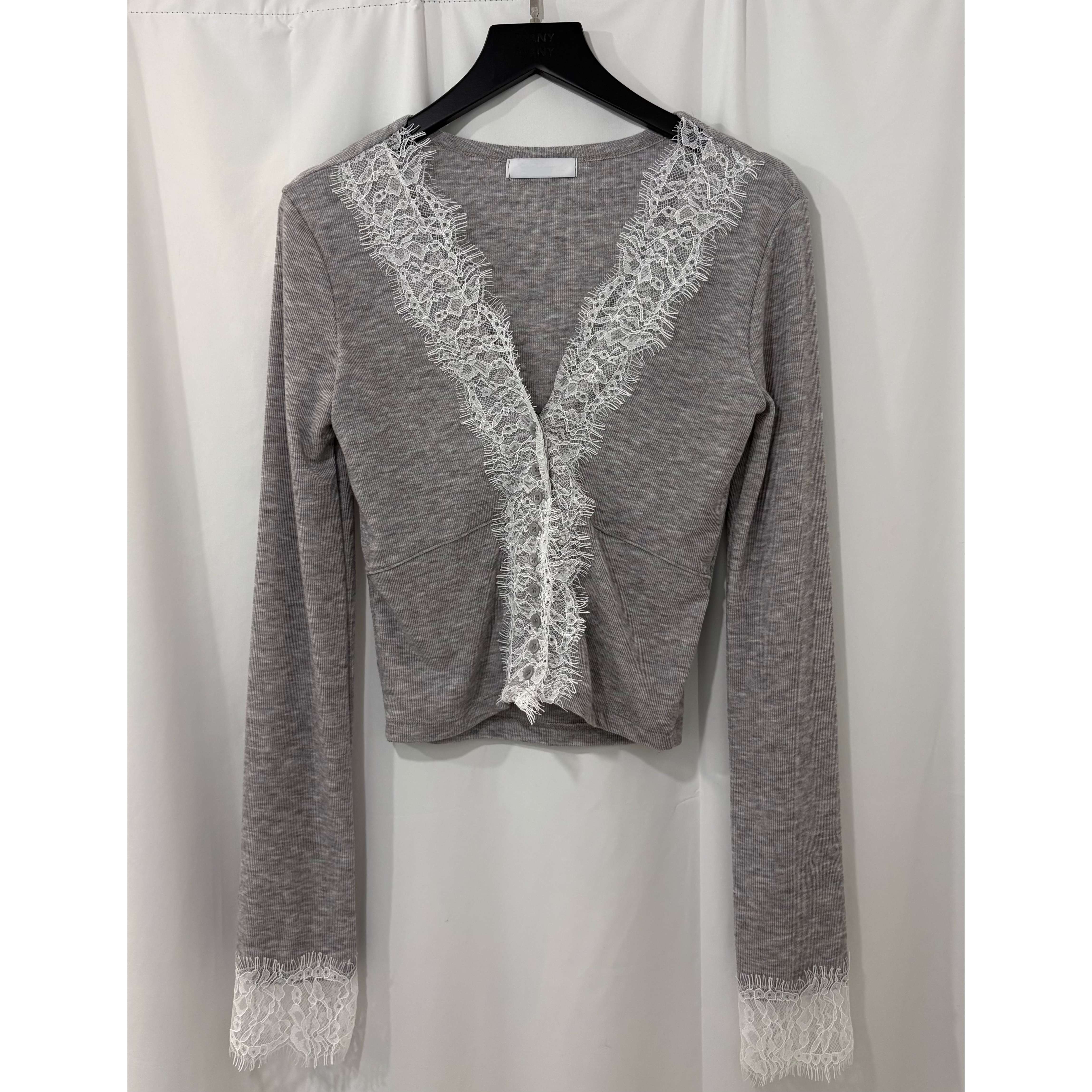 新品價9月20截單🪽2609F《LACE NECK SLEEVES CROP》