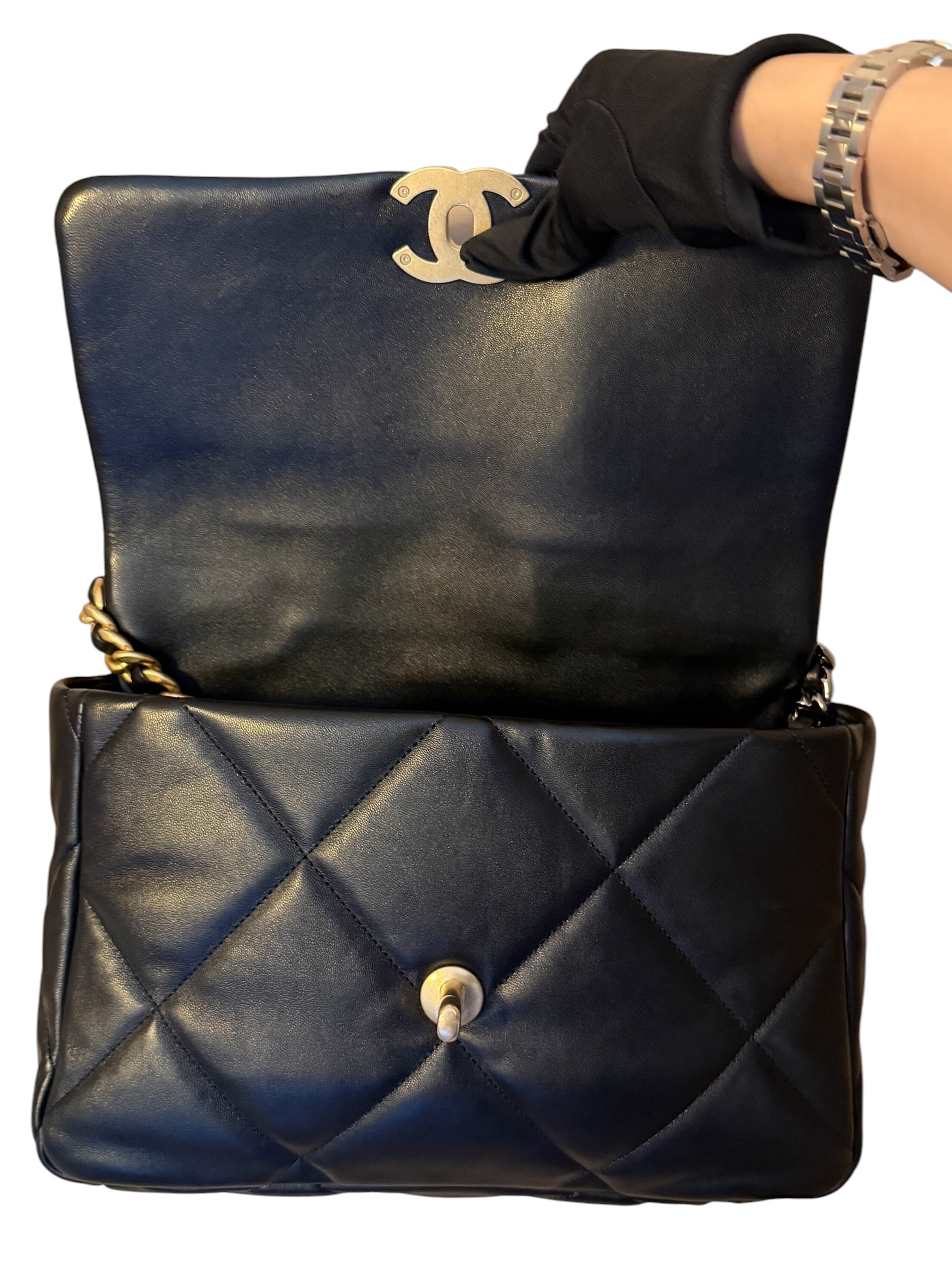 Pre-Owned CHANEL C19 / Product Code : W51701