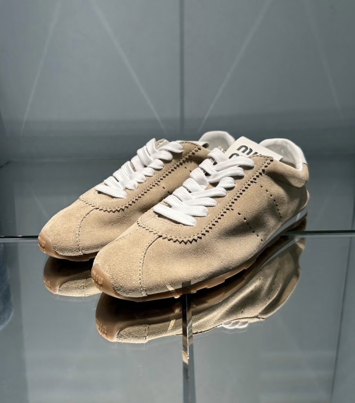 限時優惠✨熱賣款‼️MIUMIU PLUME sneaker    (只限此色) 斷碼check size