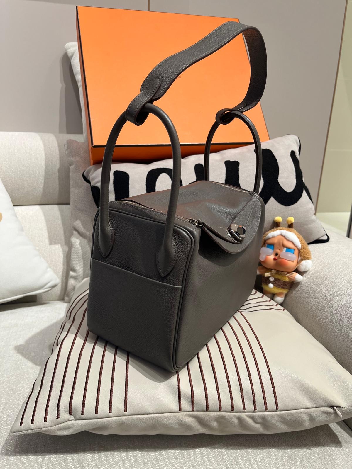 Hermes Lindy 26 Stamp Z Etain 錫器灰 100%Authentic, 95%New ✅收據✅Dust bag✅Box