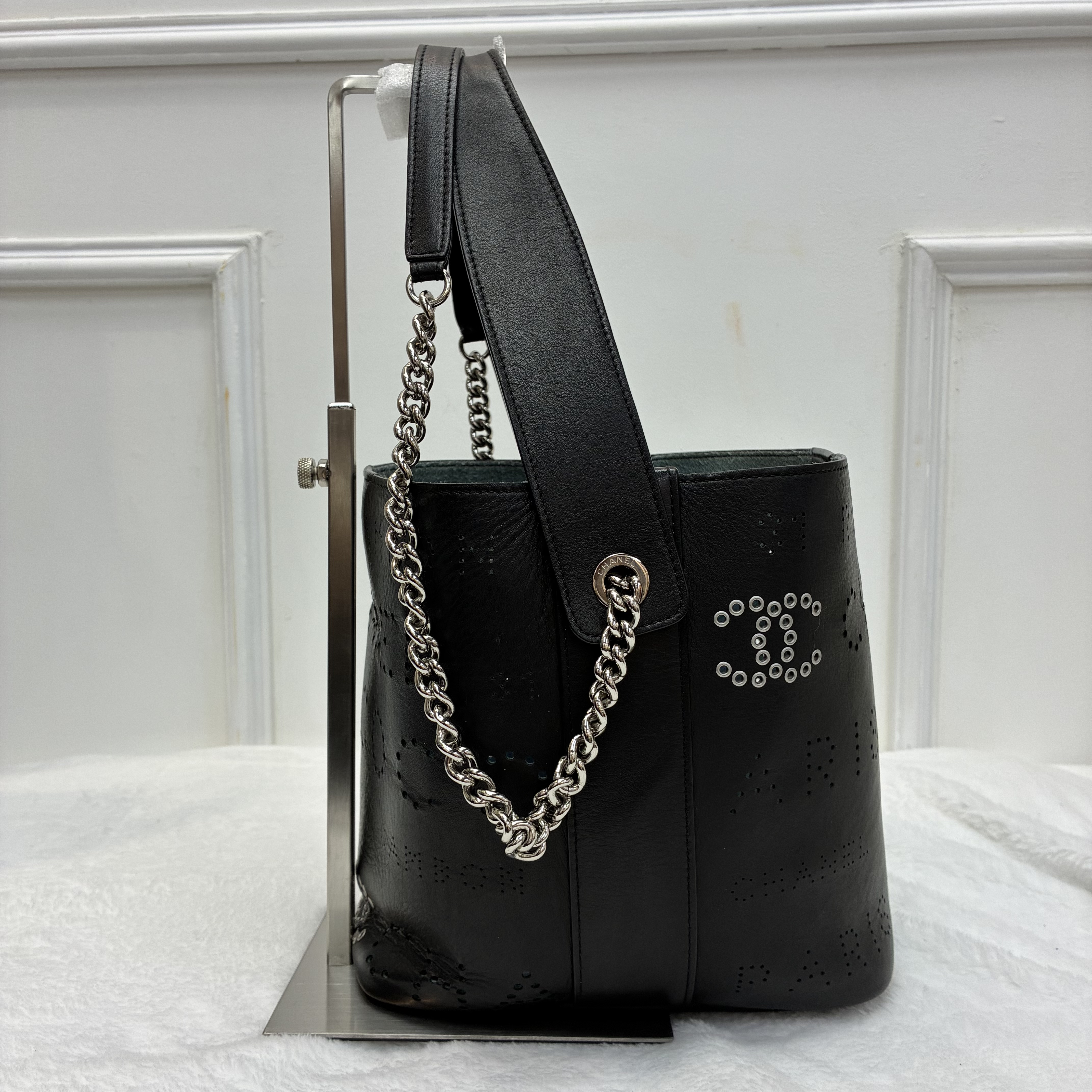 Chanel Small Perforated Calfskin Logo Eyelet Bucket Bag 香奈兒黑色穿孔小牛皮logo眼孔水桶包