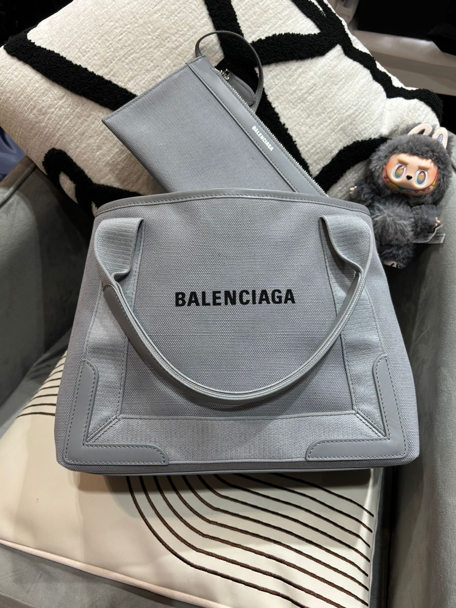 BALENCIAGA Cabas Small Tote Bag 339933 100%Authentic, 95%New ✅Dust bag
