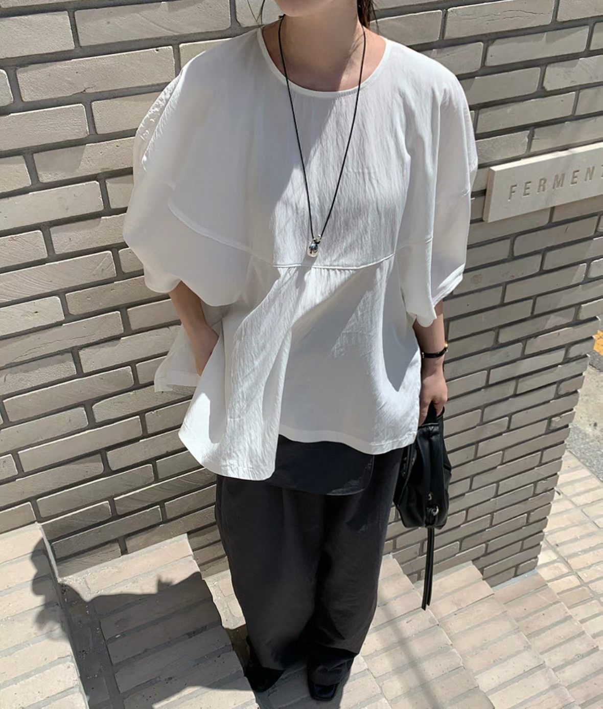221326 泡泡袖側開叉Top