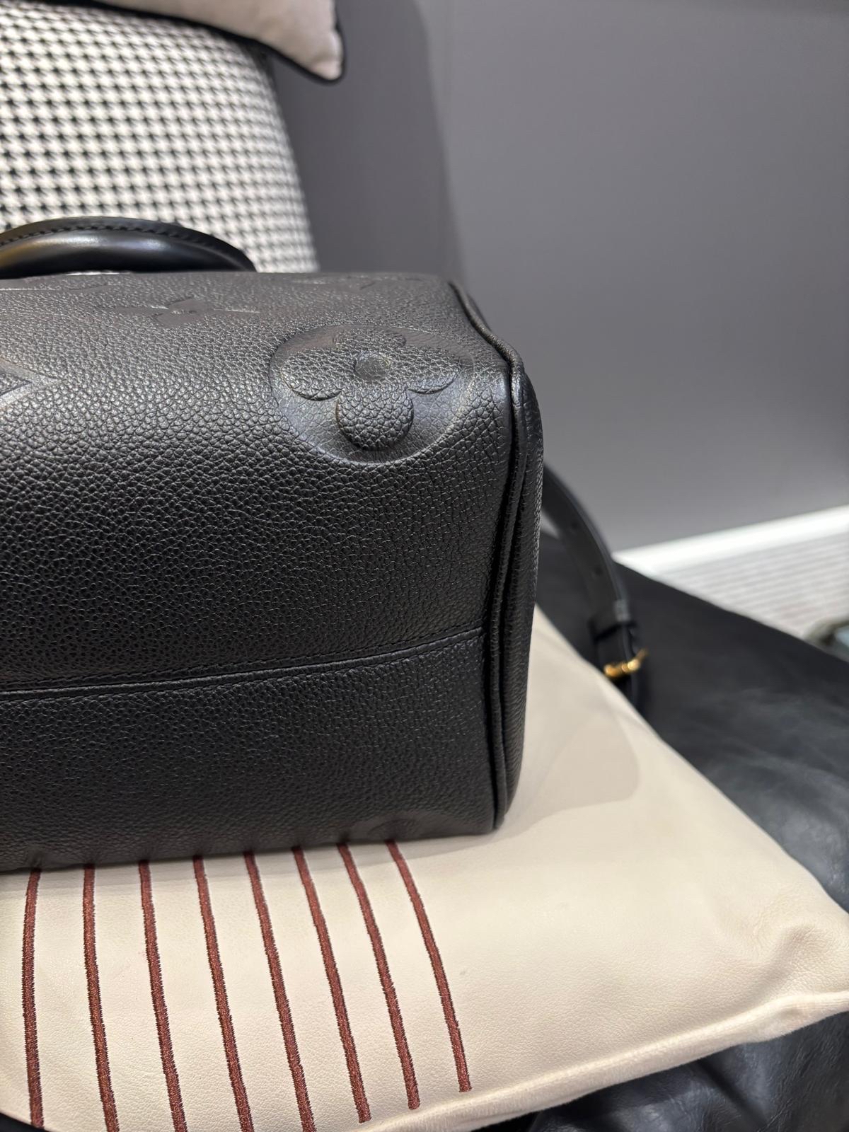 LV speedy Bandoulière 25 calfskin 100%Authentic, 98%New  ✅Key Lock ✅Dust bag