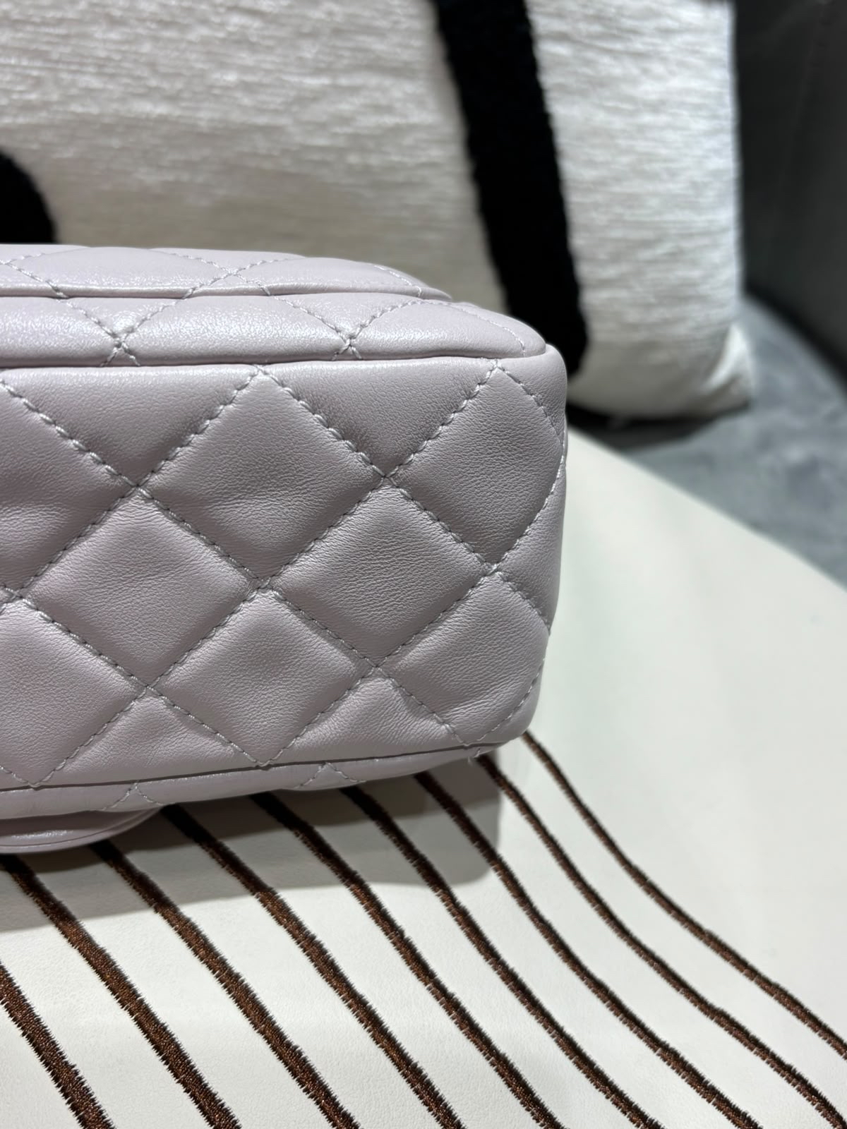 Chanel mini flap with pearl crush 金球方胖子 100%Authentic,98%new ✅晶片✅收據✅dust bag✅box