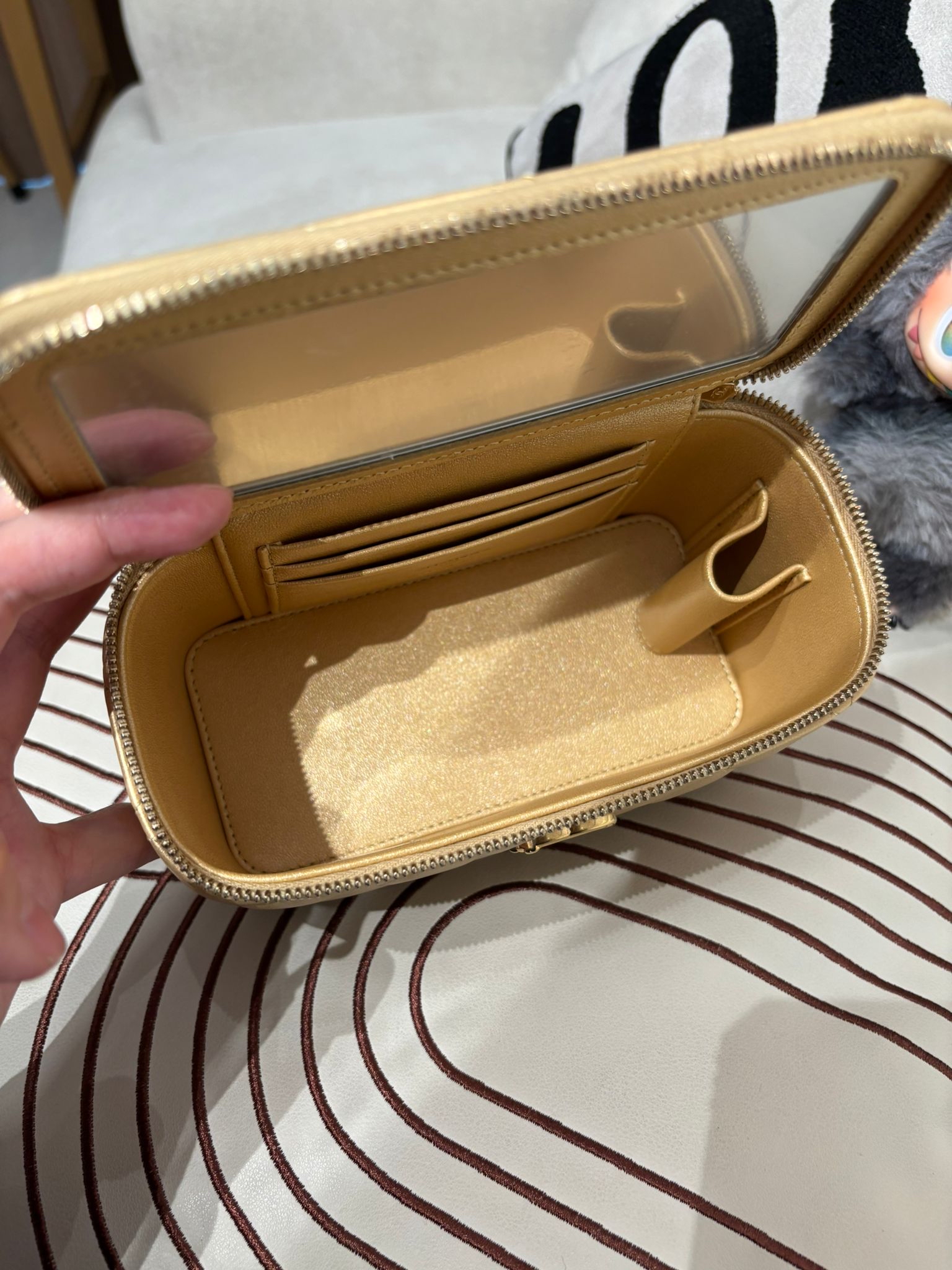 全新未使用品 Chanel Vanity With Heart Pearl Crush 100%Authentic, Brand New 全新 ✅晶片✅Dust bag✅Box