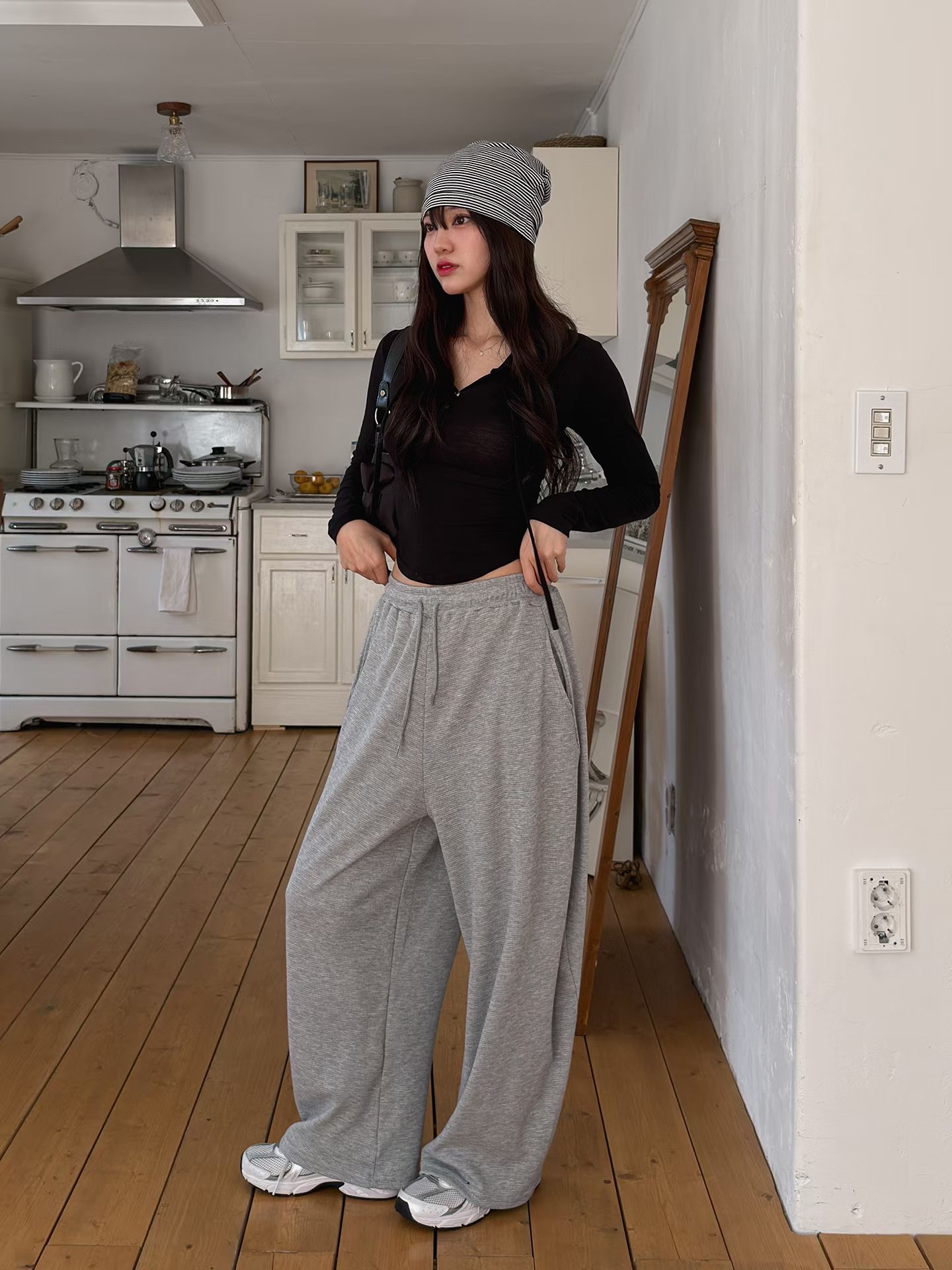 舒適格紋彎刀褲