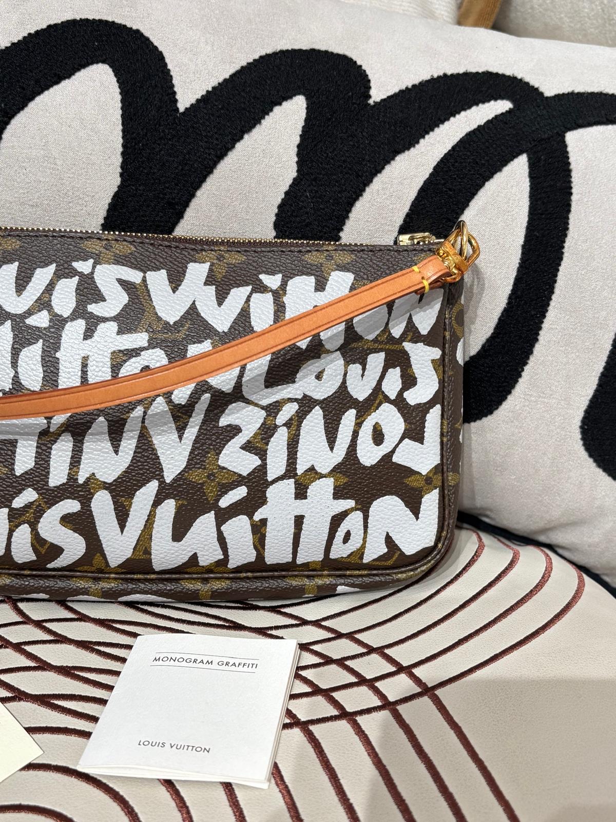 LV Stephen Sprouse Graffiti Pochette Bag 限量版 100%Authentic, 98%New ✅Dust Bag ✅Box
