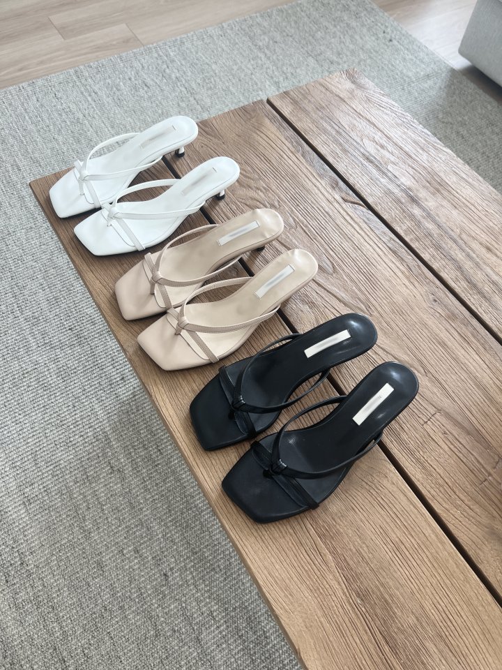 Leanna Kitten Heels (3 colors)