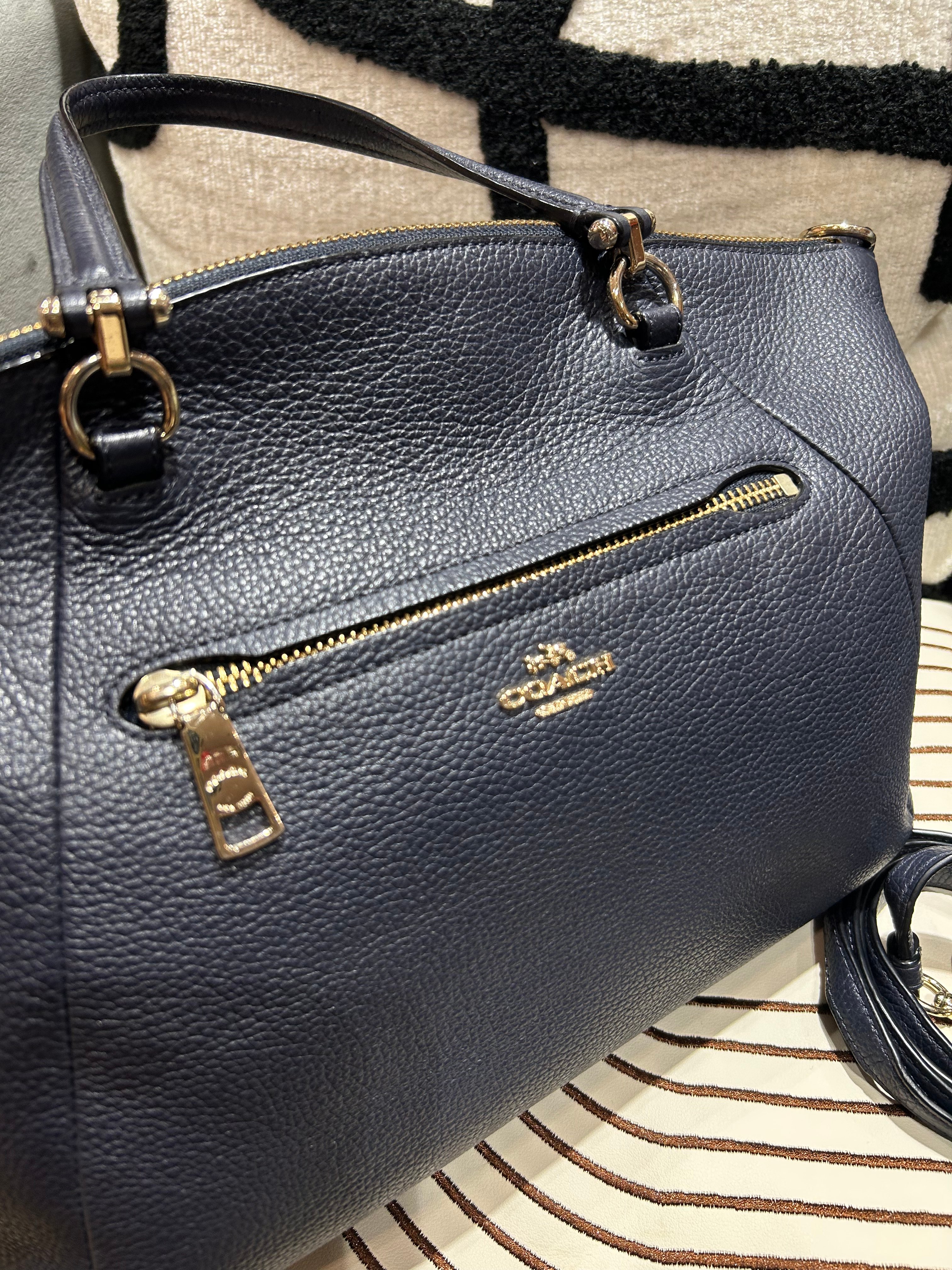 Coach 2 way tote bag Calfskin 100%Authentic, 95%New