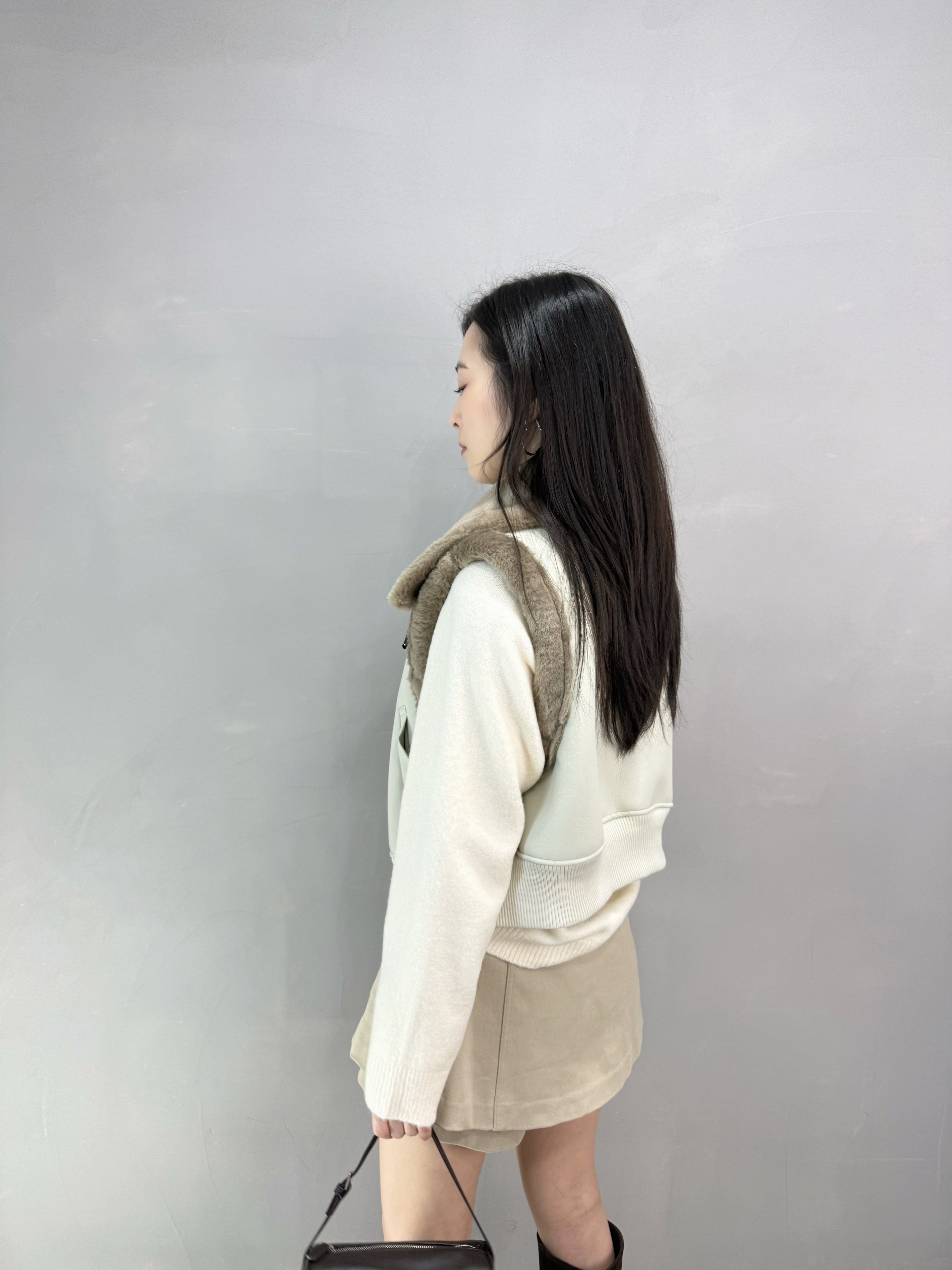 G63 毛毛邊仿皮背心褸