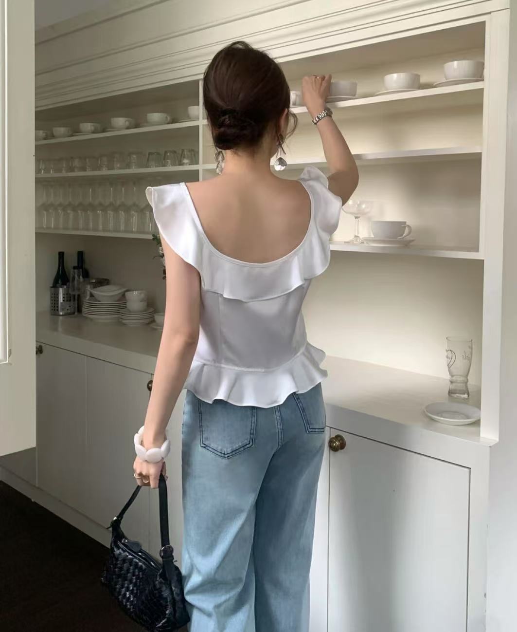 TP366缎面荷叶边上衣