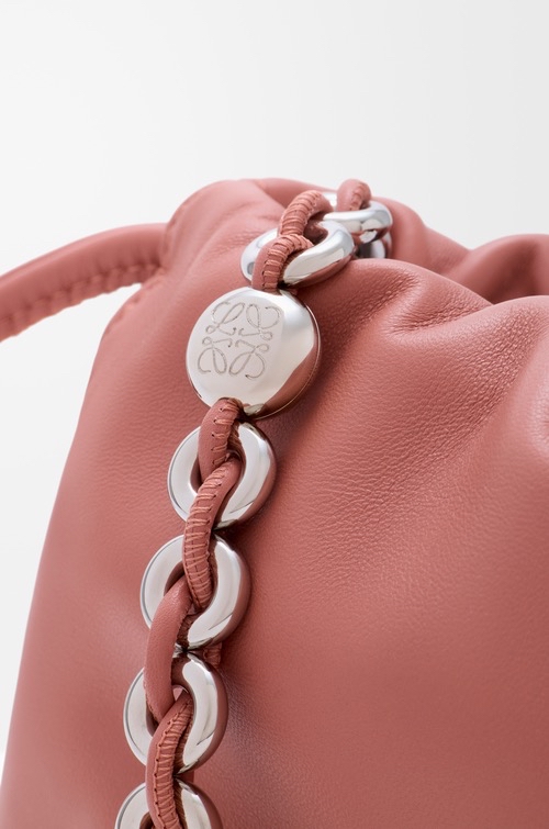 Loewe 女士 中号Flamenco purse单肩包均码码中号、30cm*10.5cm*20cm 