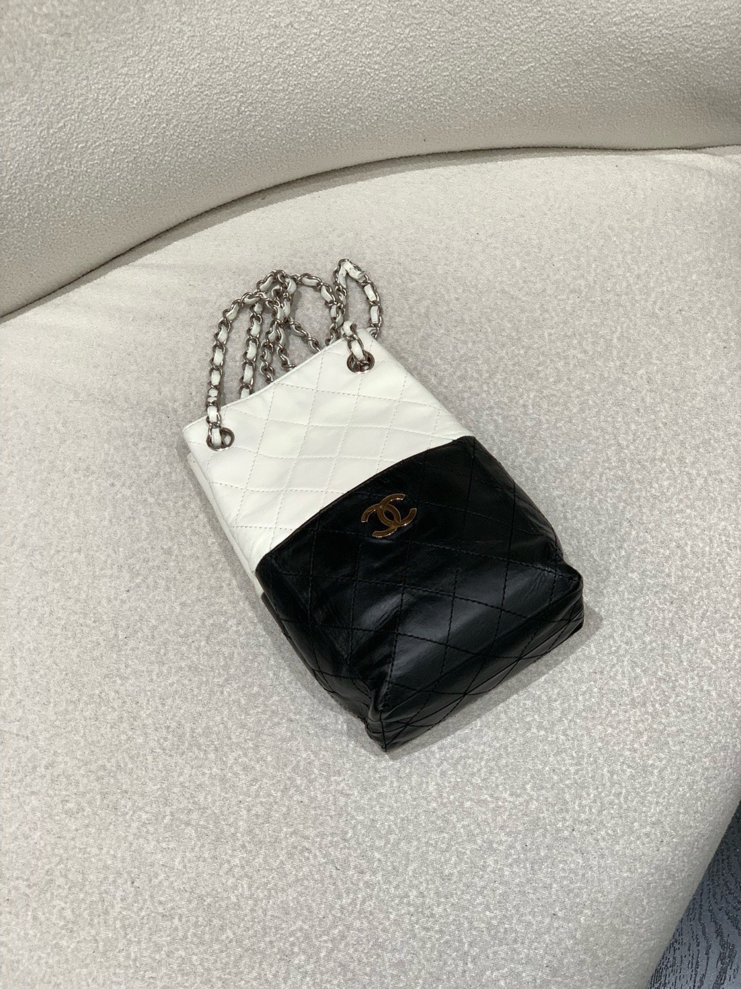 【預訂貨品】Chanel黑白熊貓配色水桶包