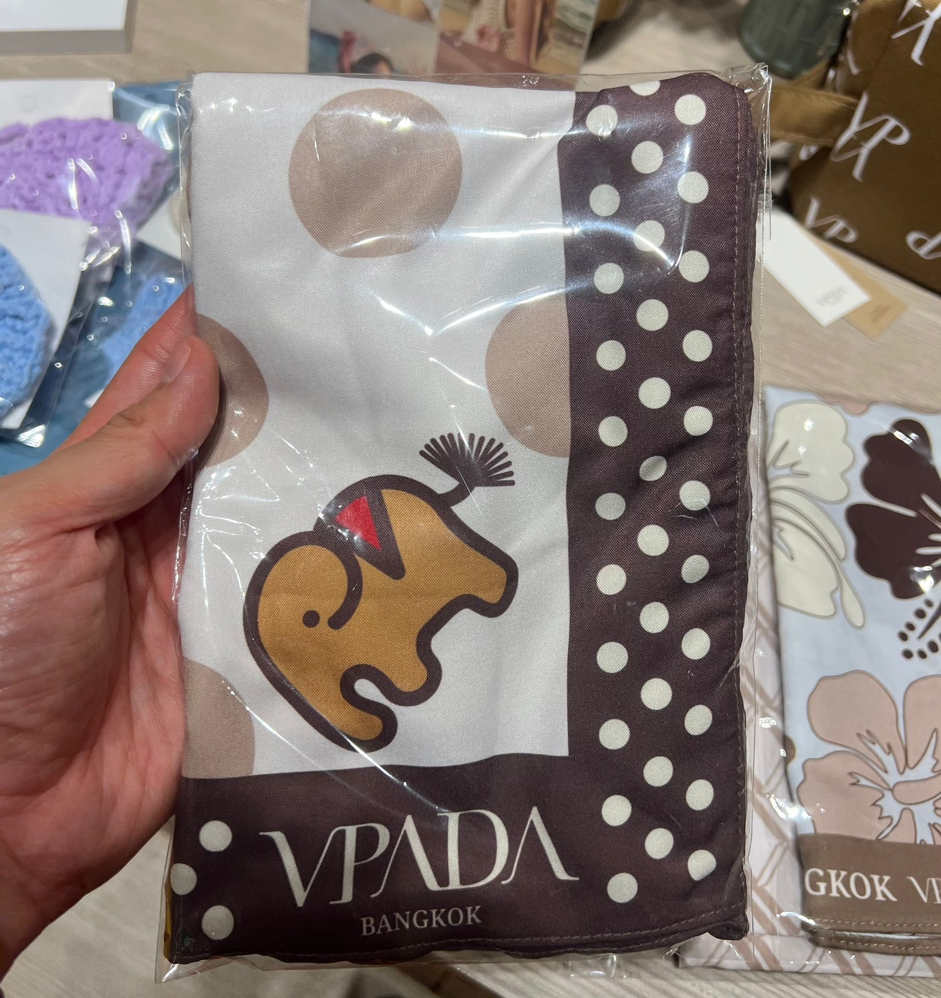 VPADA絲巾