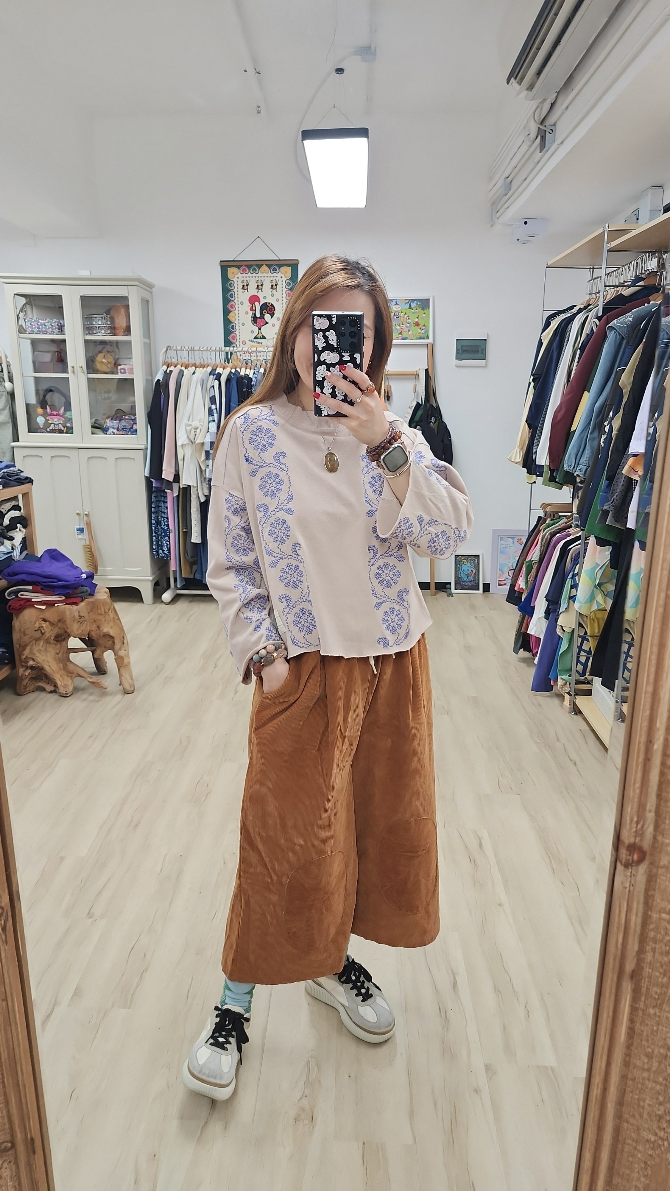 韓國奶茶色拼十字刺繡花棉Tee