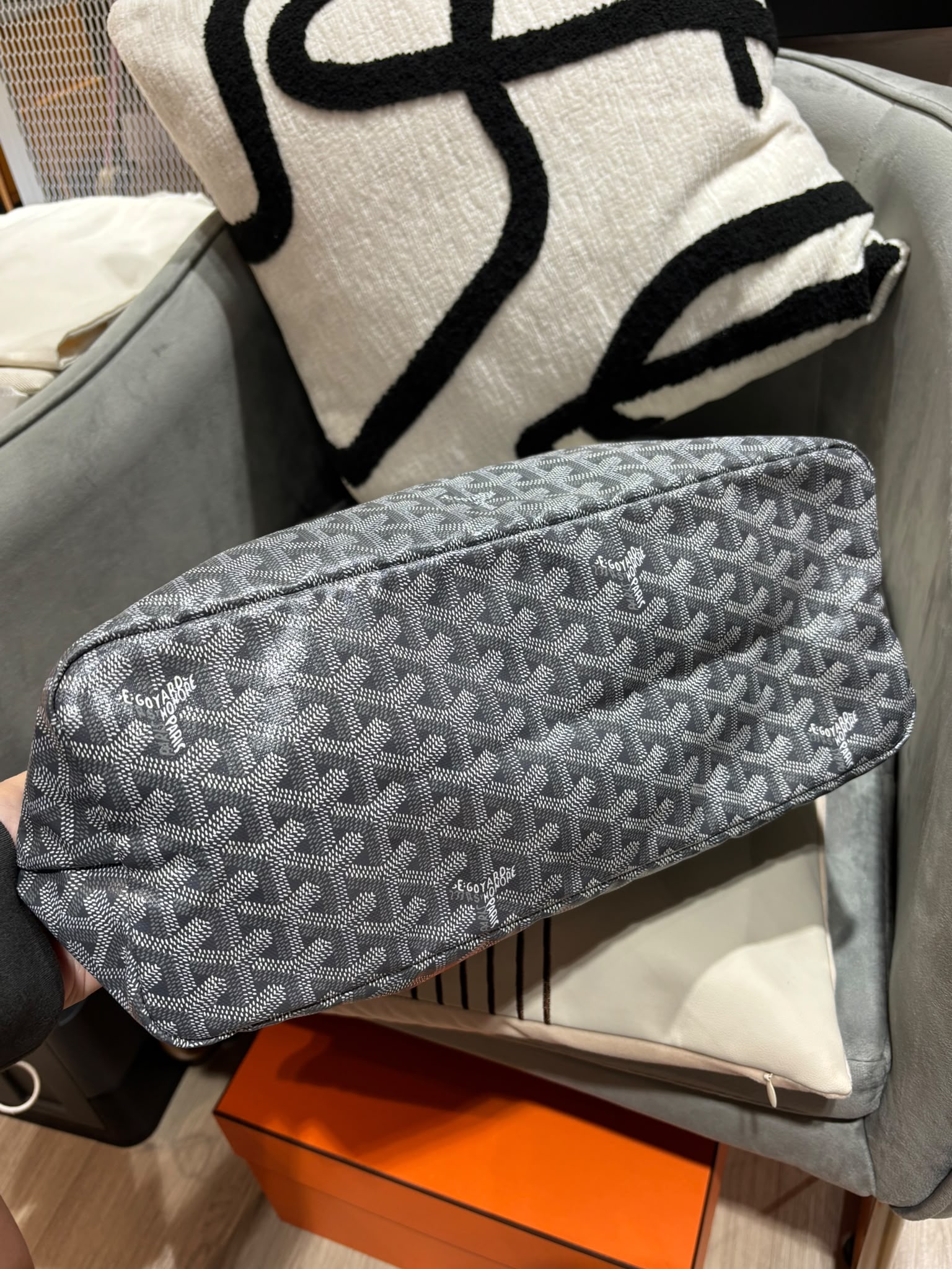 Goyard boheme hobo bag   100%Authentic, 98%New ✅Dust bag