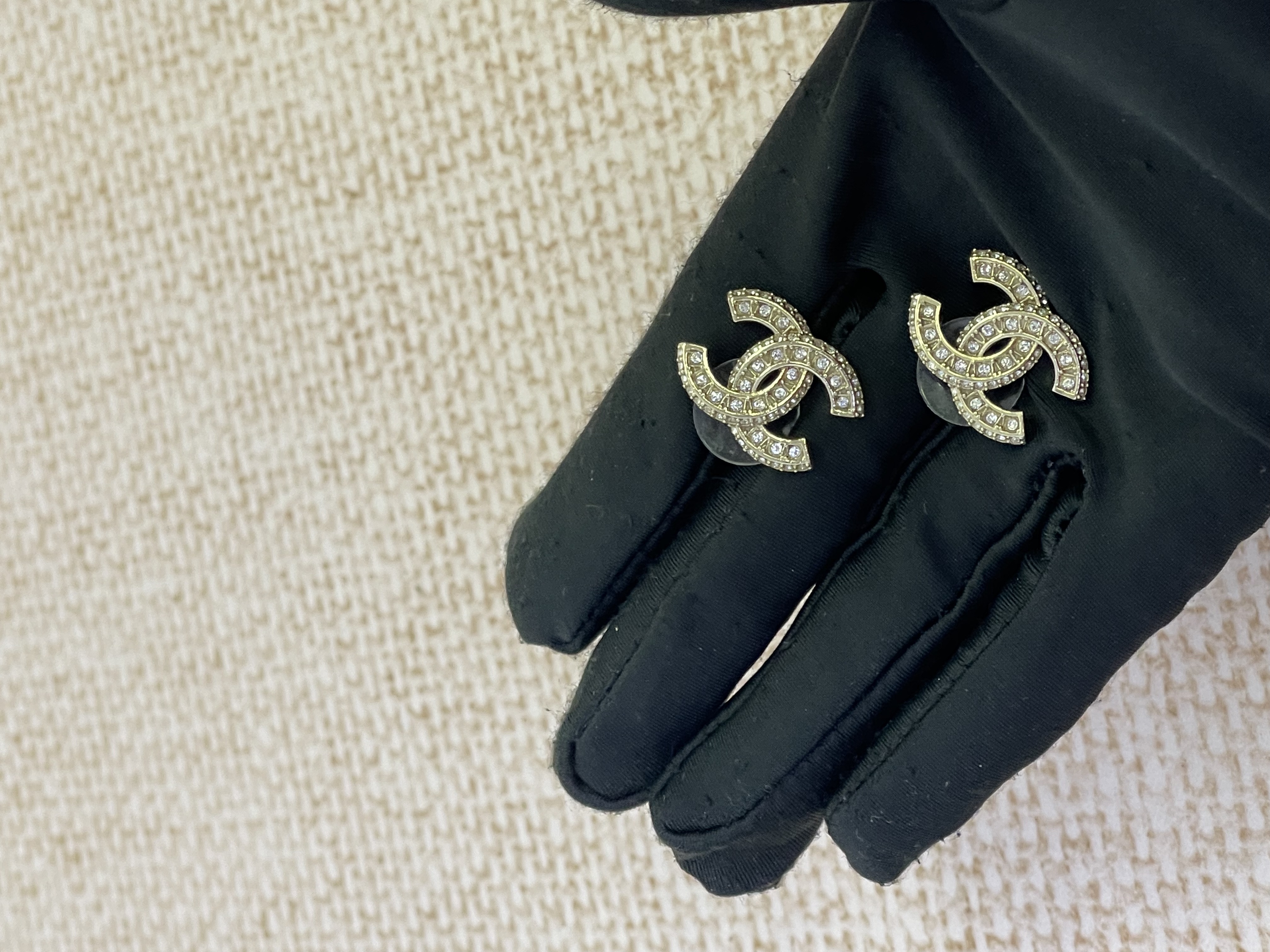 Pre owned Chanel earrings CC Logo / Product Code: 26031109