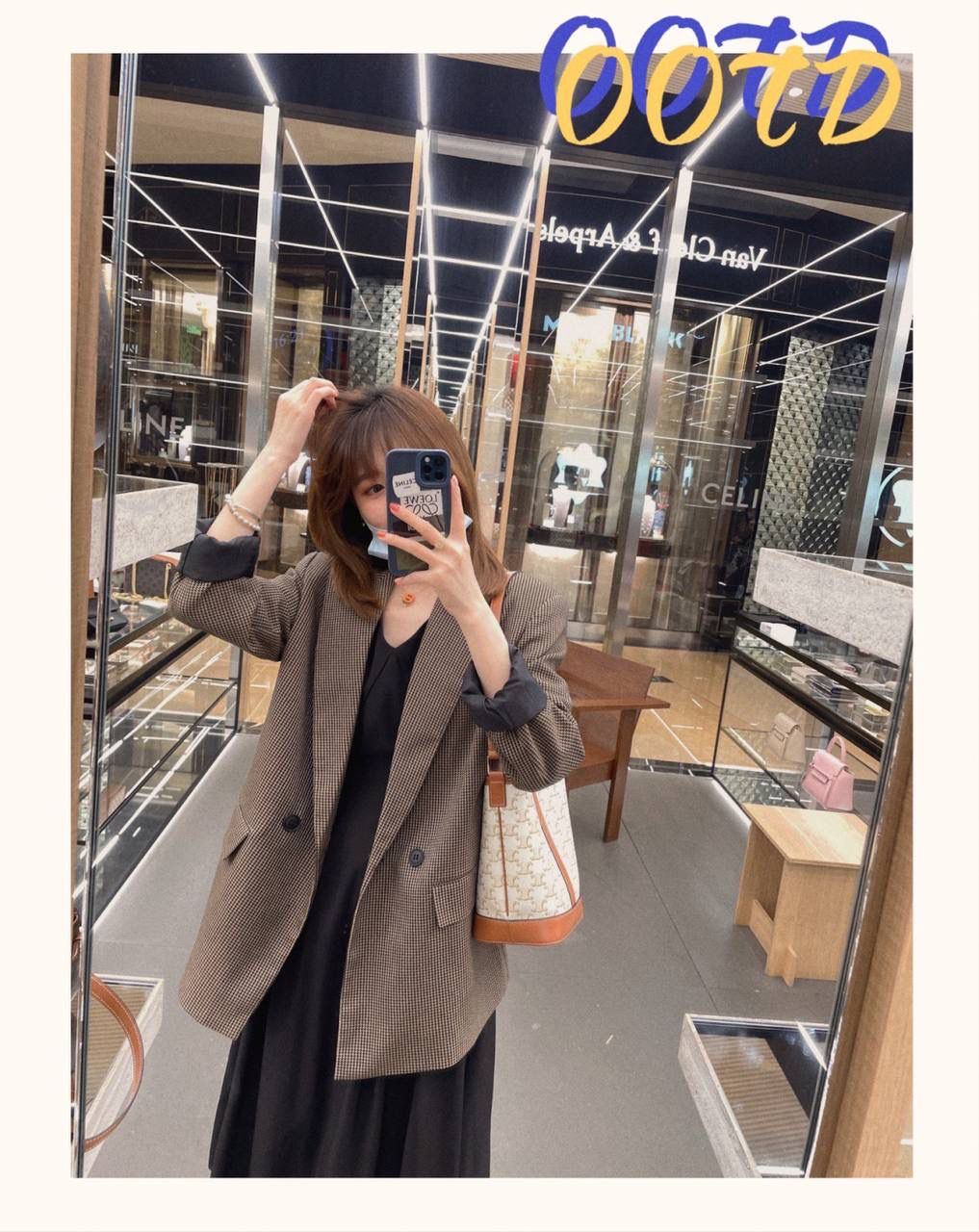 🔥大货实拍图 𝗖𝗘𝗟𝗜𝗡𝗘♥𝗧𝗥𝗜𝗢𝗠𝗣𝗛𝗘 𝗖𝗔𝗡𝗩𝗔𝗦小号水桶 型号：191442 尺寸：30*22*13cm。 小个子女生也能轻松hold住的水桶包🧡