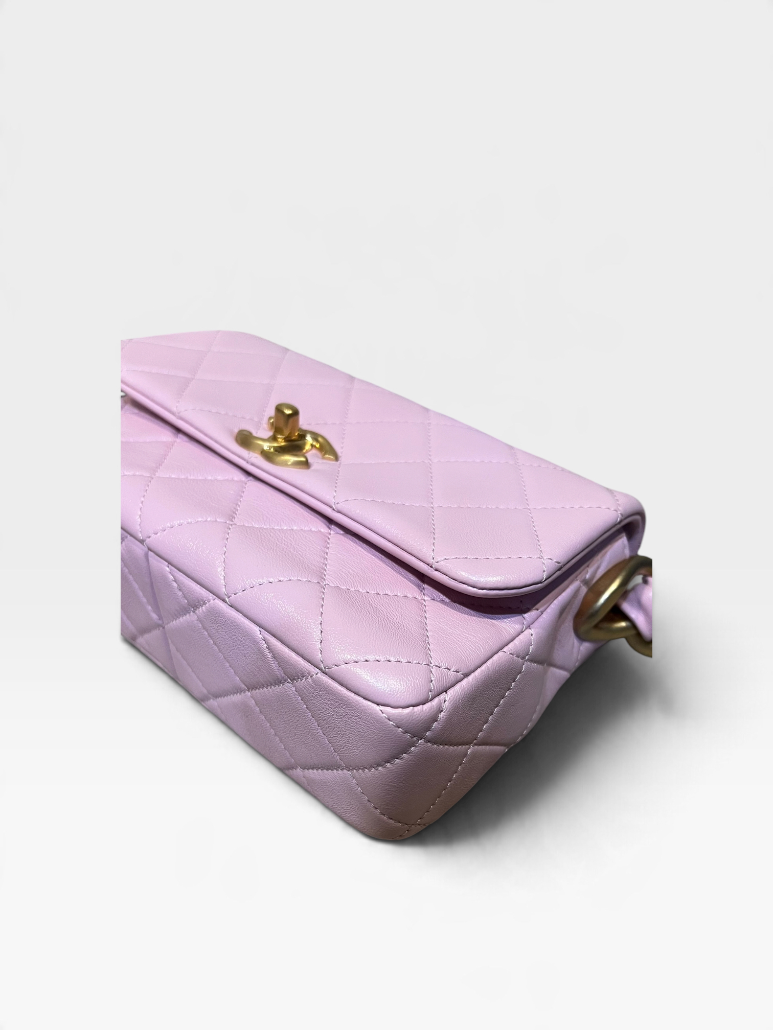 Pre-Owned Chanel Pink Quilted Calfskin/K9903