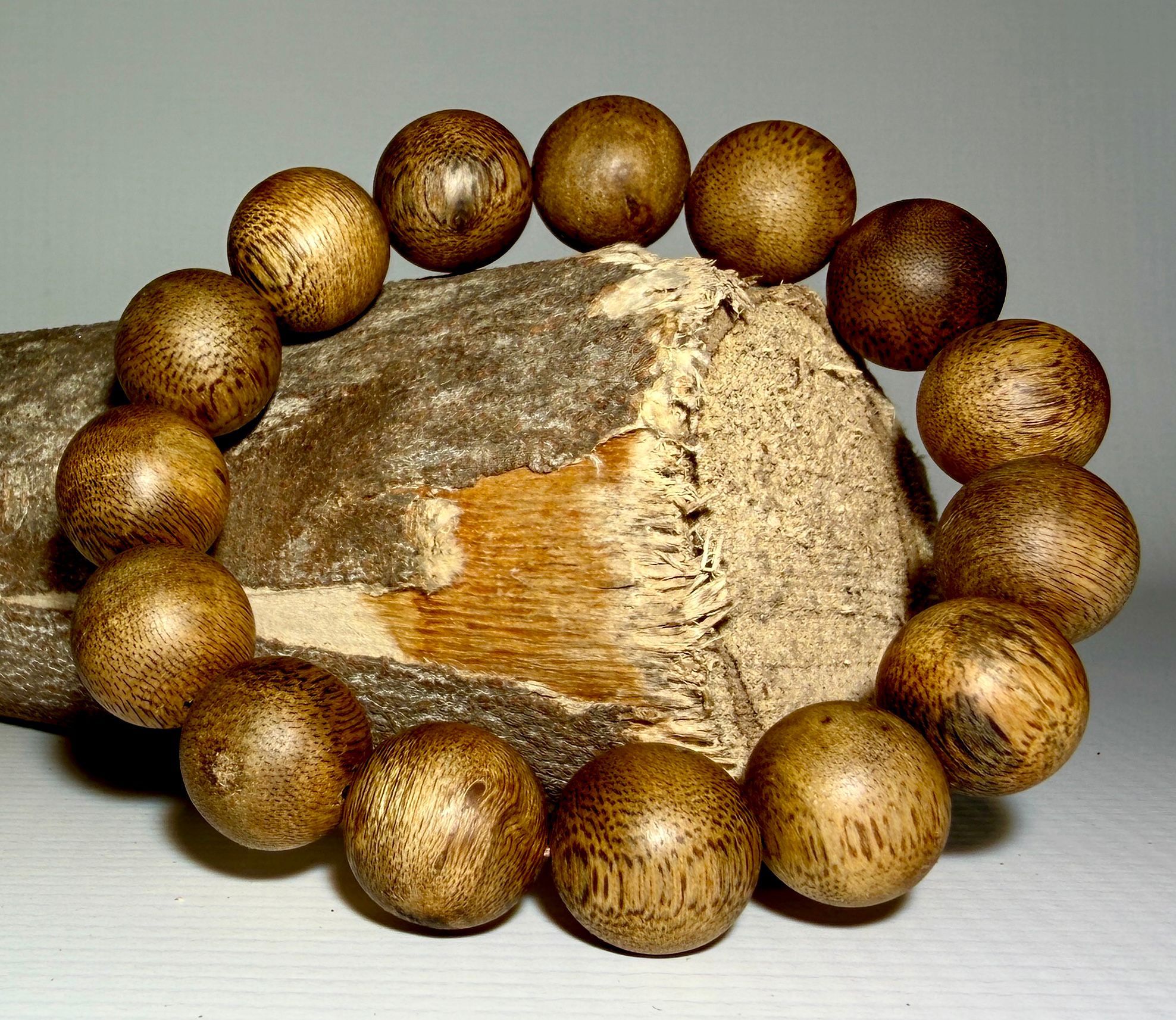 沉香手串 15mm單圈12克 (限香港地區發售及實體店交收) 