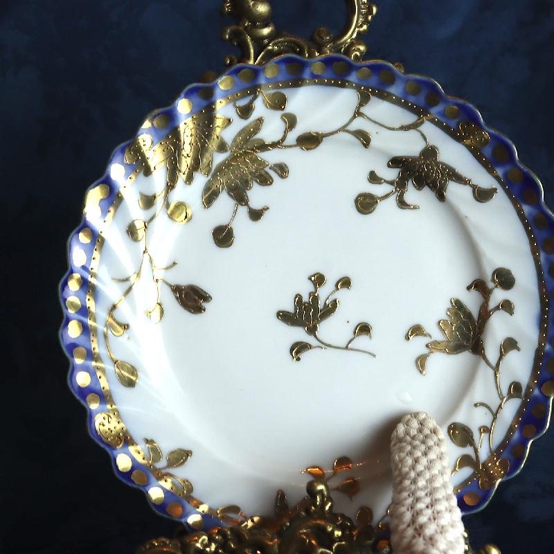 Antique Japan Hand-painted & Gold Gilt Oriental Style Plates (MT1563)