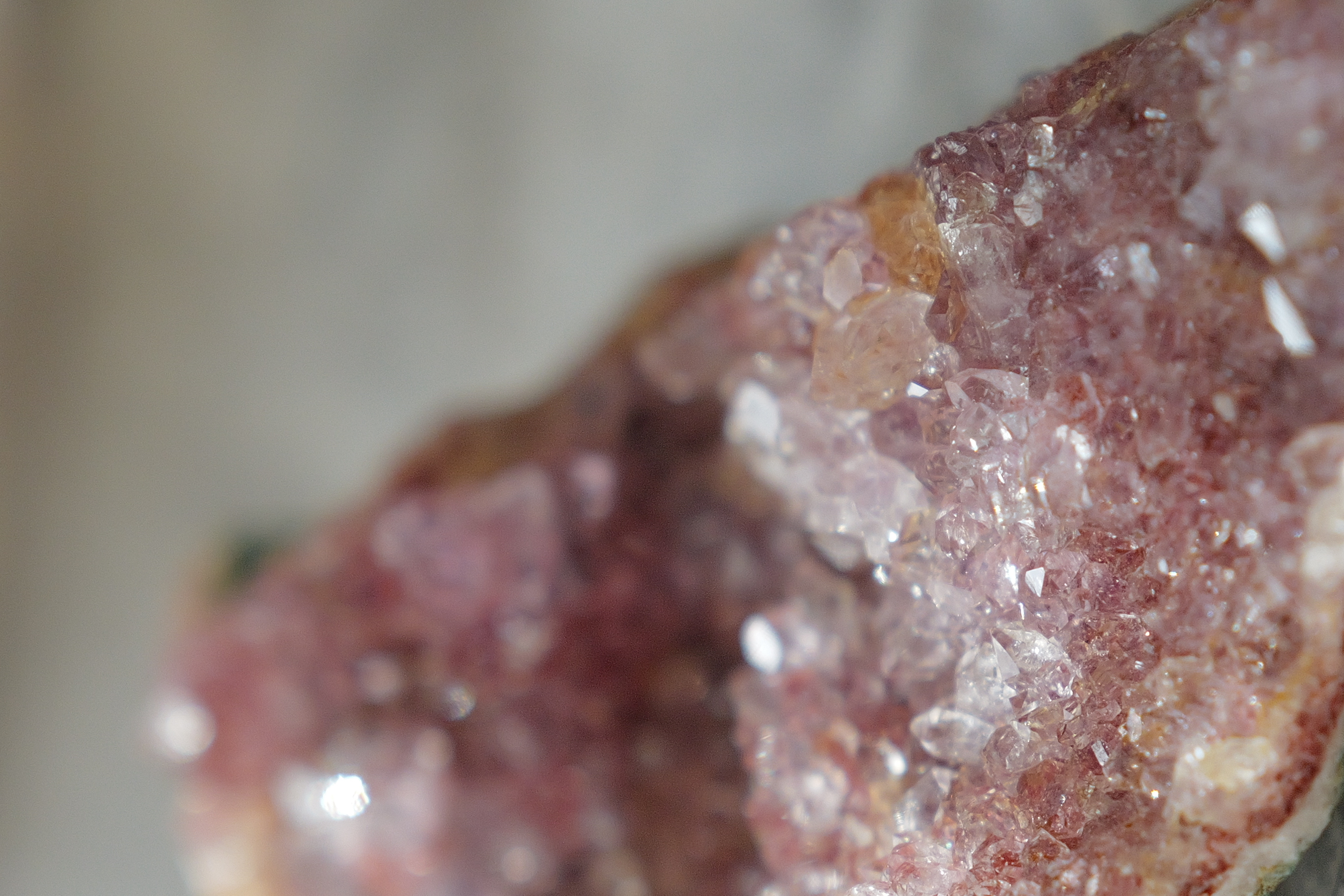   ༒8.6cm Pink Amethyst Geode༒ PA.7053H3m-RA22*28F