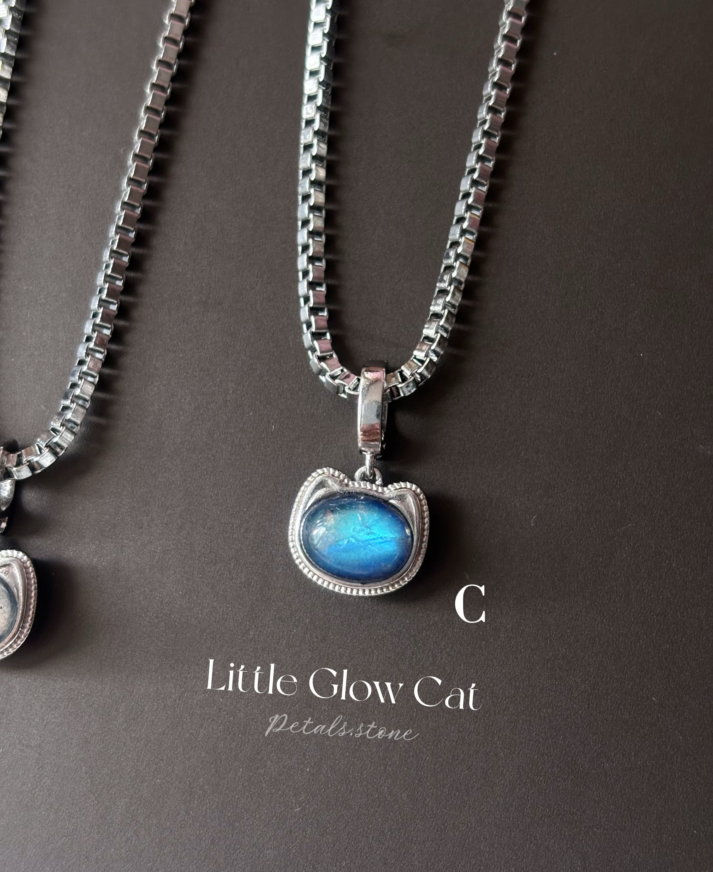 Little Glow Cat｜拉長石貓貓頸鏈💙