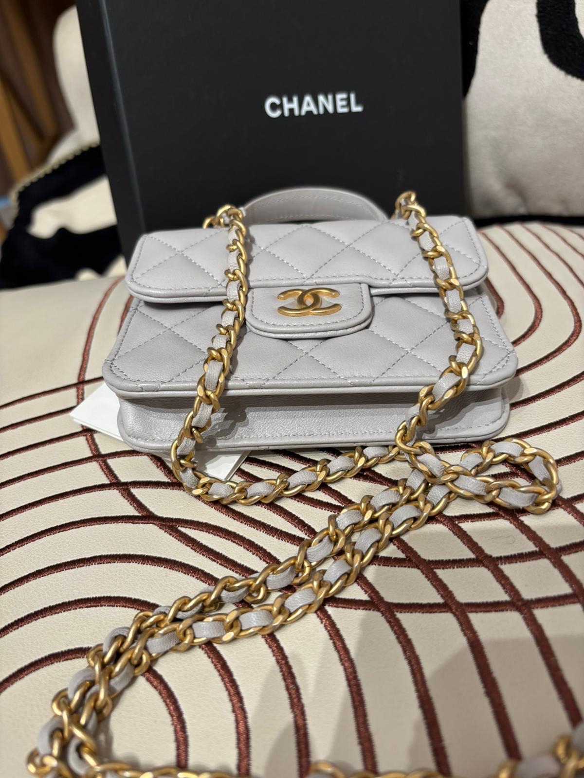 Chanel Small Timeless Classic Handle With Chain Size :L12.5xH9.5xW3.5cm Chain:110cm 100%Authentic ,UNUSED 未使用品 ✅card✅dust bag✅box 