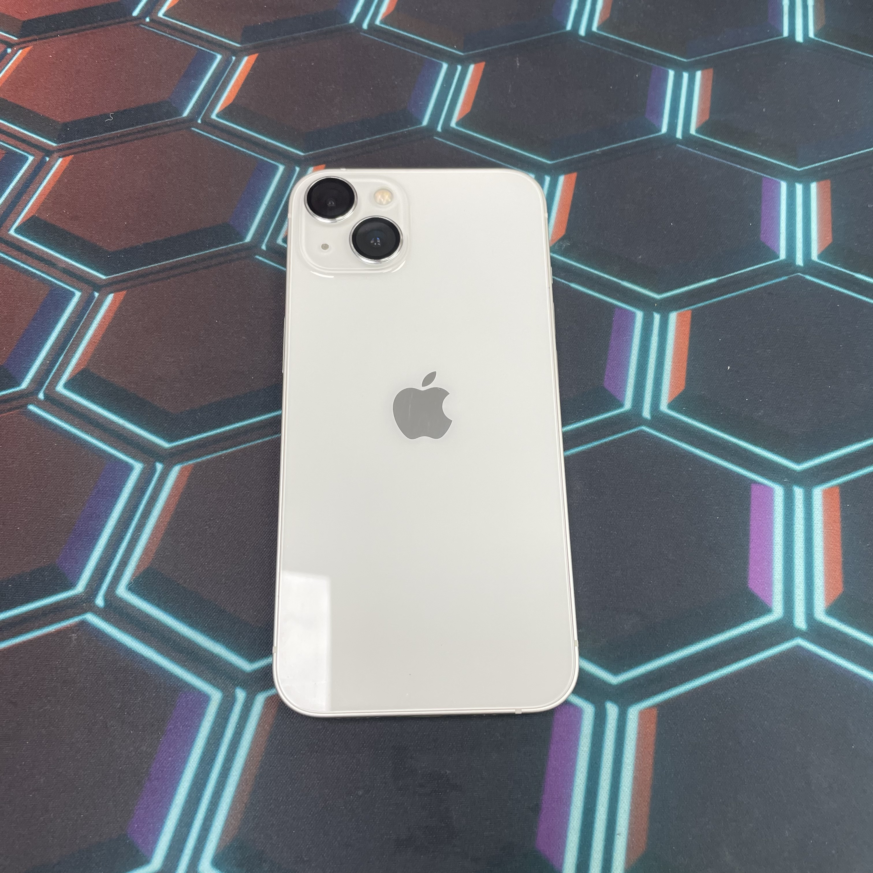 *8328 13 勁靚機 128GB 電86 白色 white