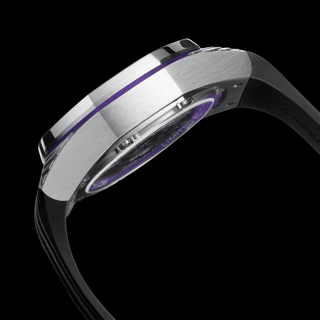 爱彼皇家橡树概念系列漫威黑豹飞行陀飞轮腕表