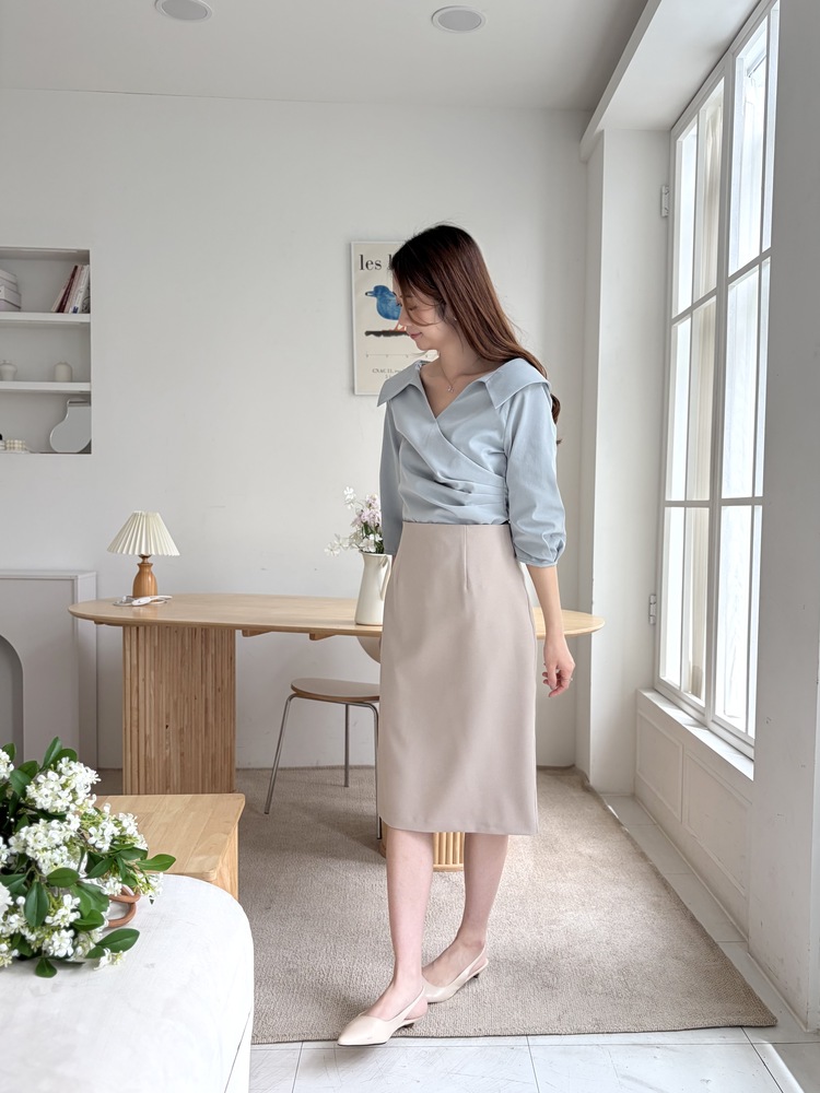 Leonie Tailored Midi Skirt (Beige)