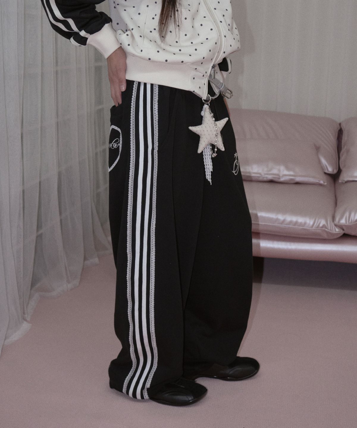 🇰🇷訂購｜PRENDA｜HEART LACE APPLIQUE SWEAT WIDE PANTS  2色 