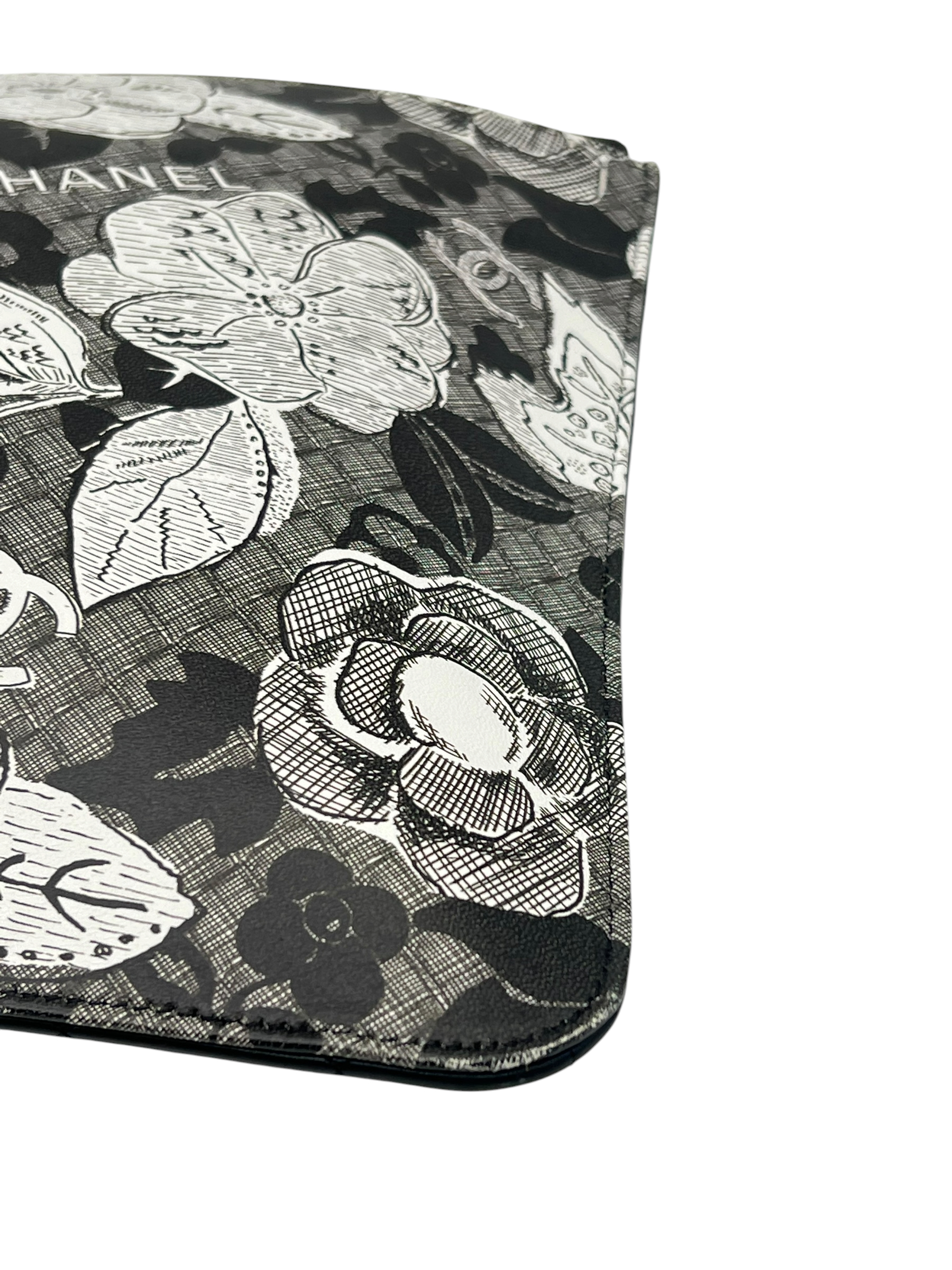 Pre-Owned CHANEL Camellia Printed Pouch / Product Code: 26051913