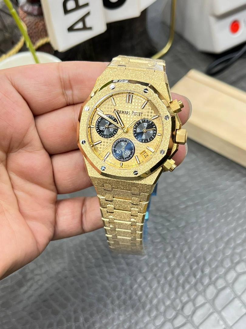 🚀爱彼皇家家橡树26240飞返计时全功能系列/41mm霜金熊猫眼/ 搭载原装开模定制Cal.4401全自动一体机械💯