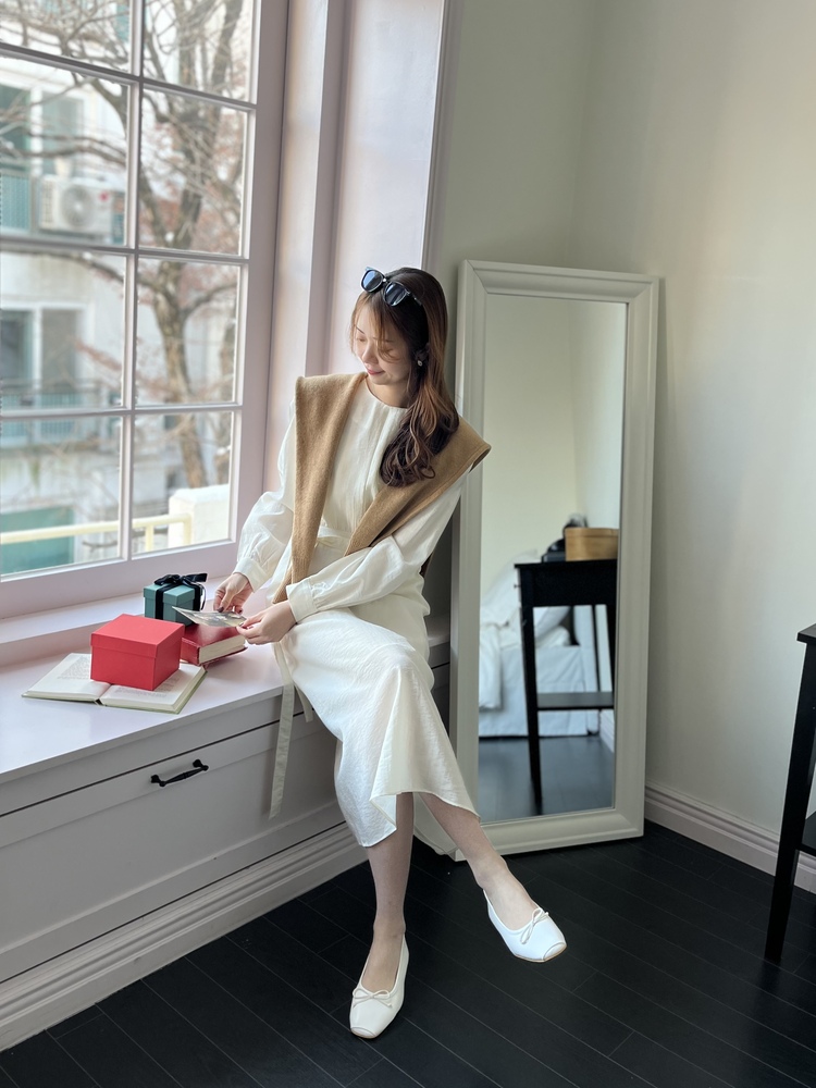 Pleated Yoke Detail Dress (Ivory)