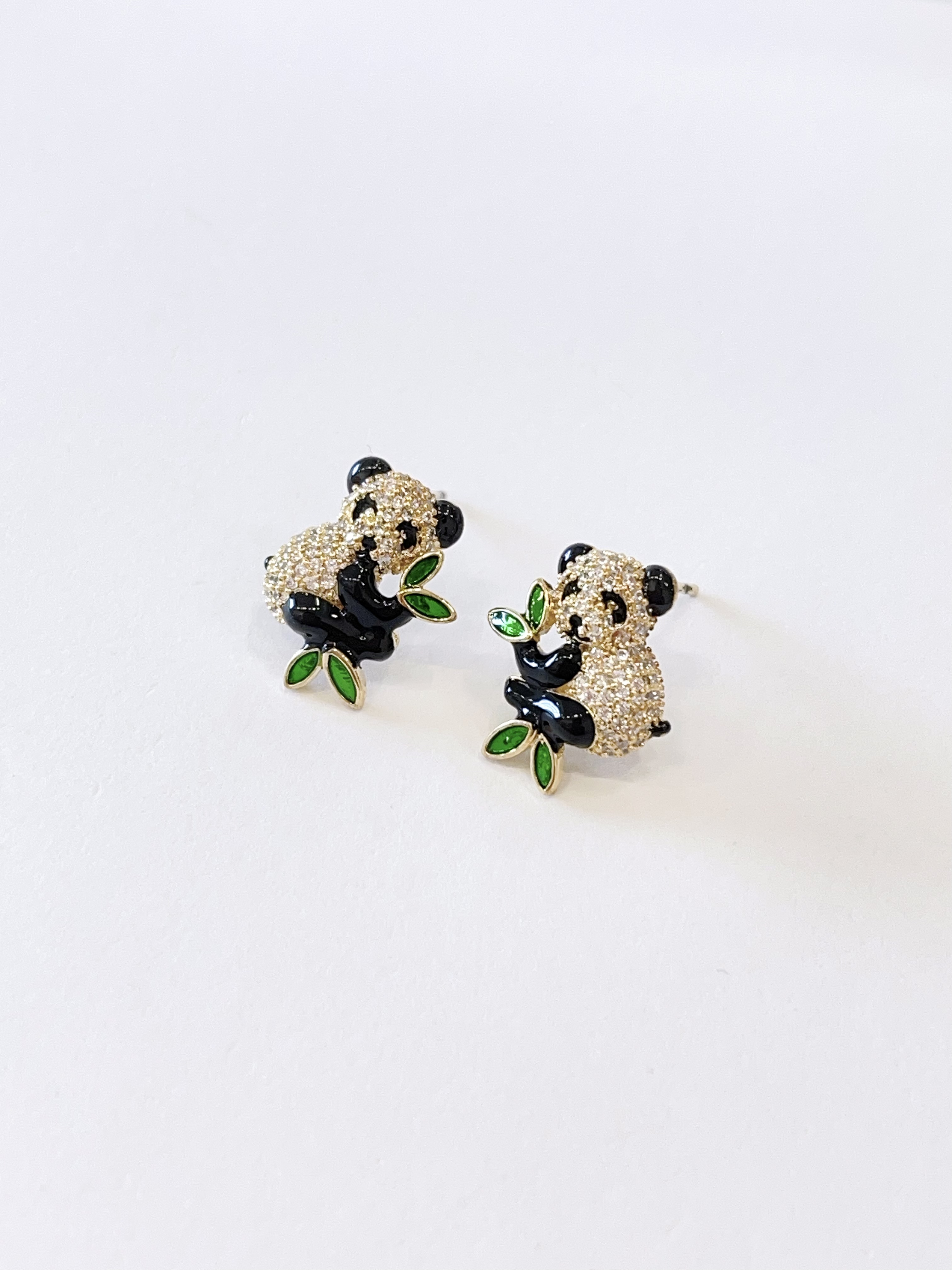 超萌镶钻小熊猫耳环