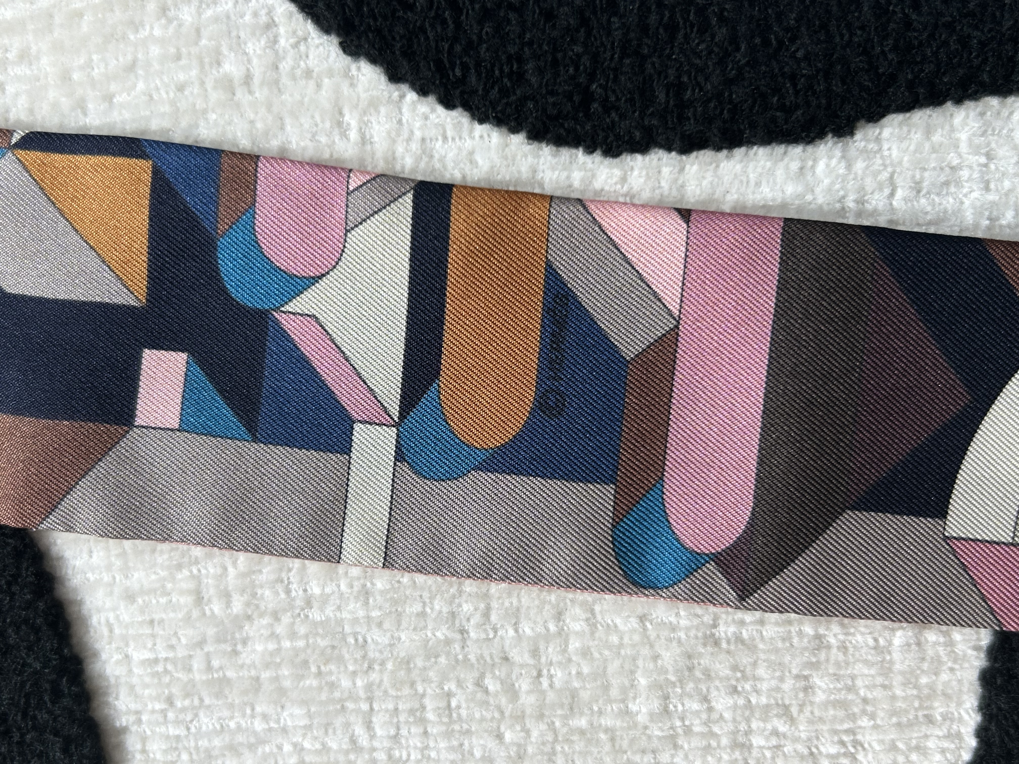 未使用品 Hermes Twilly 100%Authentic, Unused ☑️Box