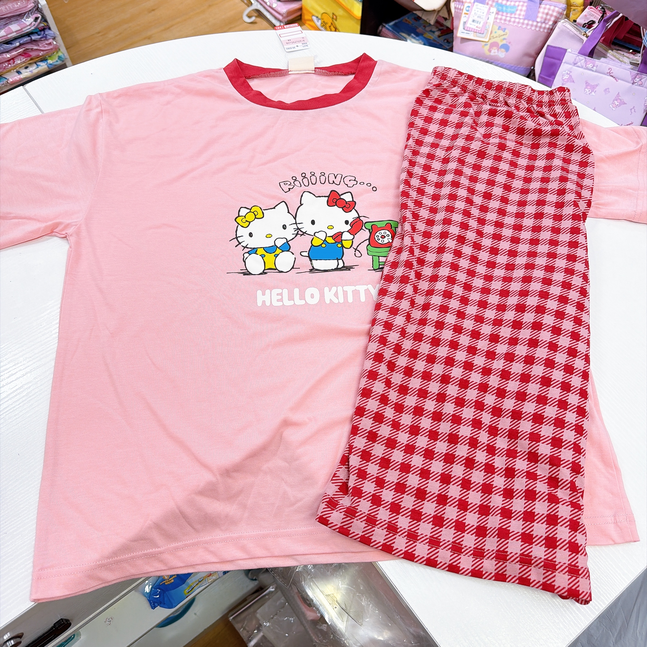 日本直送Hello Kitty睡衣套裝 ccc