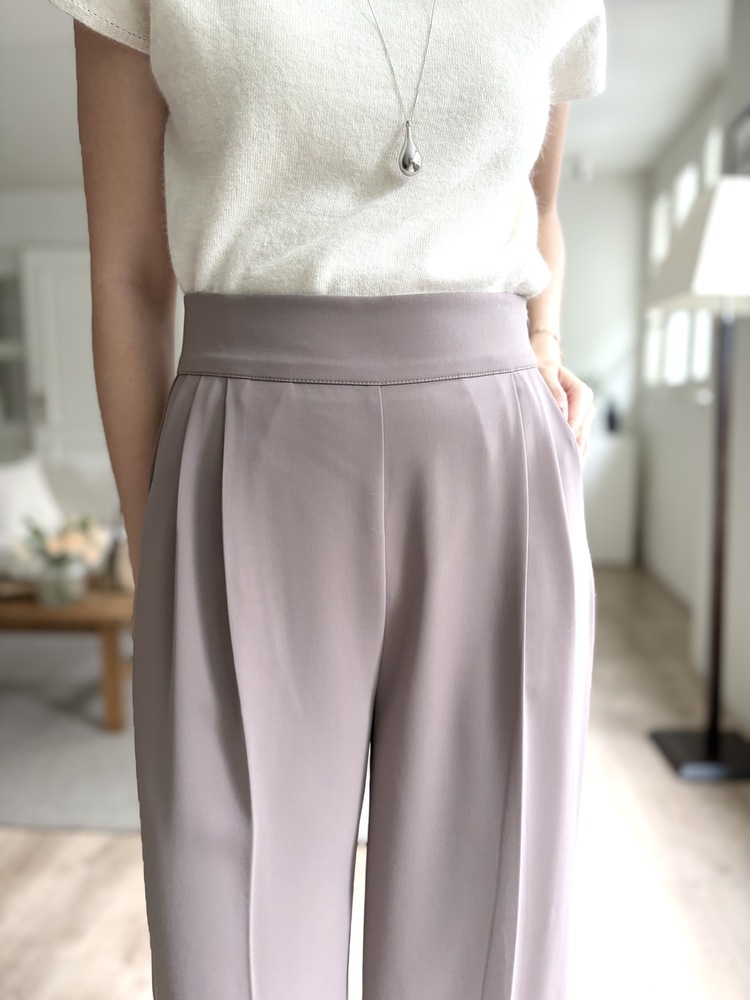 Charlyne Seamless-Front Slacks (Khaki Beige)