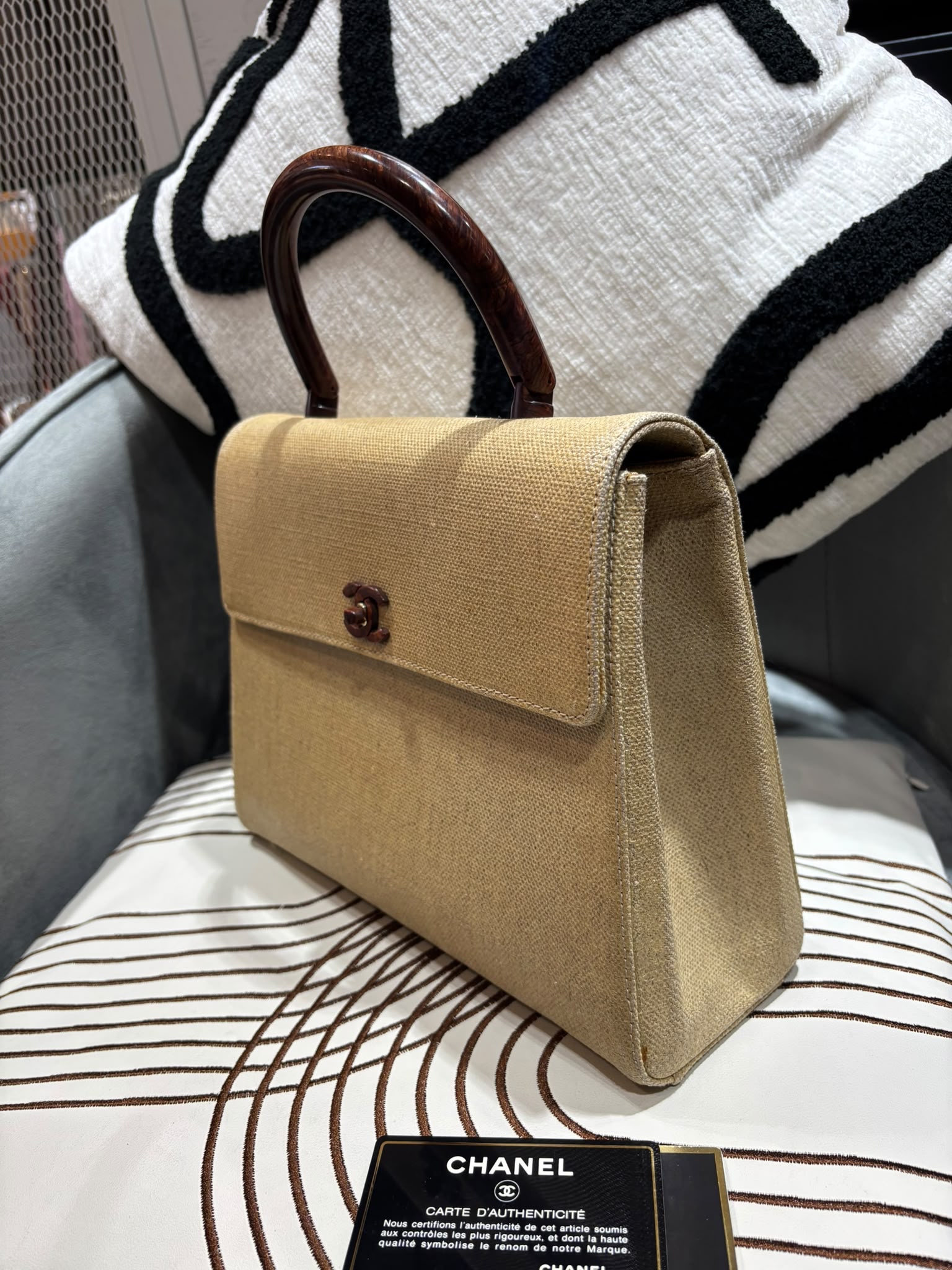 Chanel vintage Kelly bag  100%Authentic, 95%new  ✅card