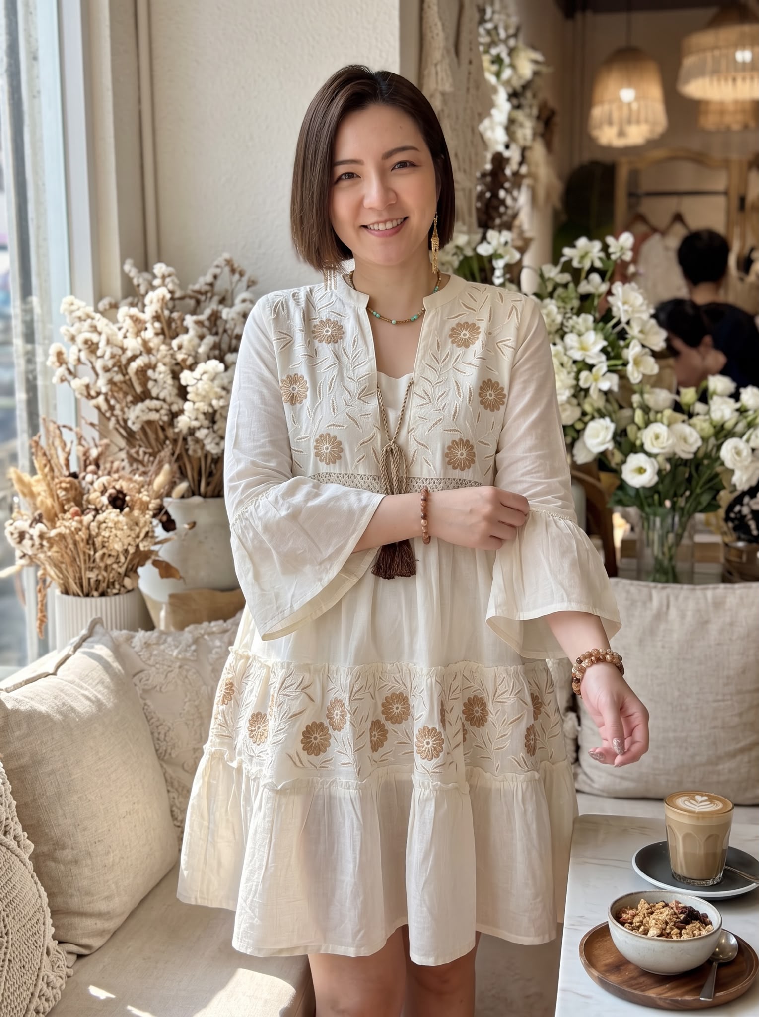 2884 Beige with Flower Emb Sleeve short OP