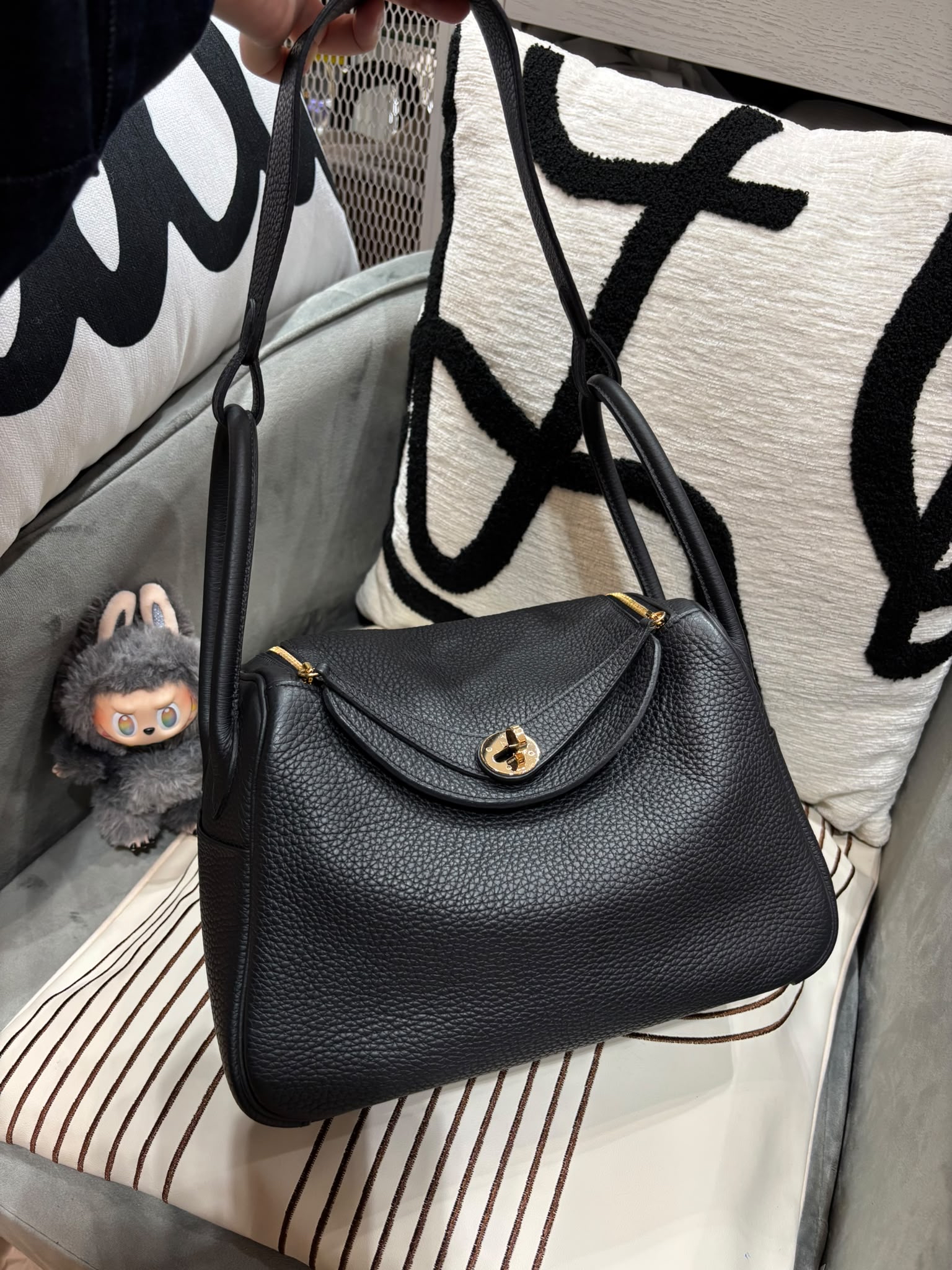 Hermes Lindy 26 Stamp X 黑色牛皮淺金扣  100%Authentic, 95%New ✅Dust bag